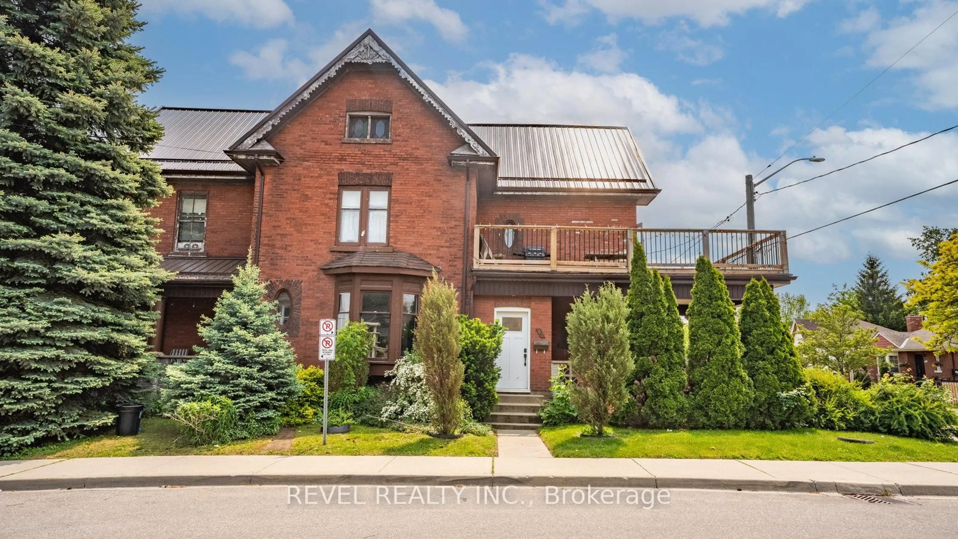 Home with brick exterior material, building for 65 Victoria St, Brantford Ontario N3S 3K3