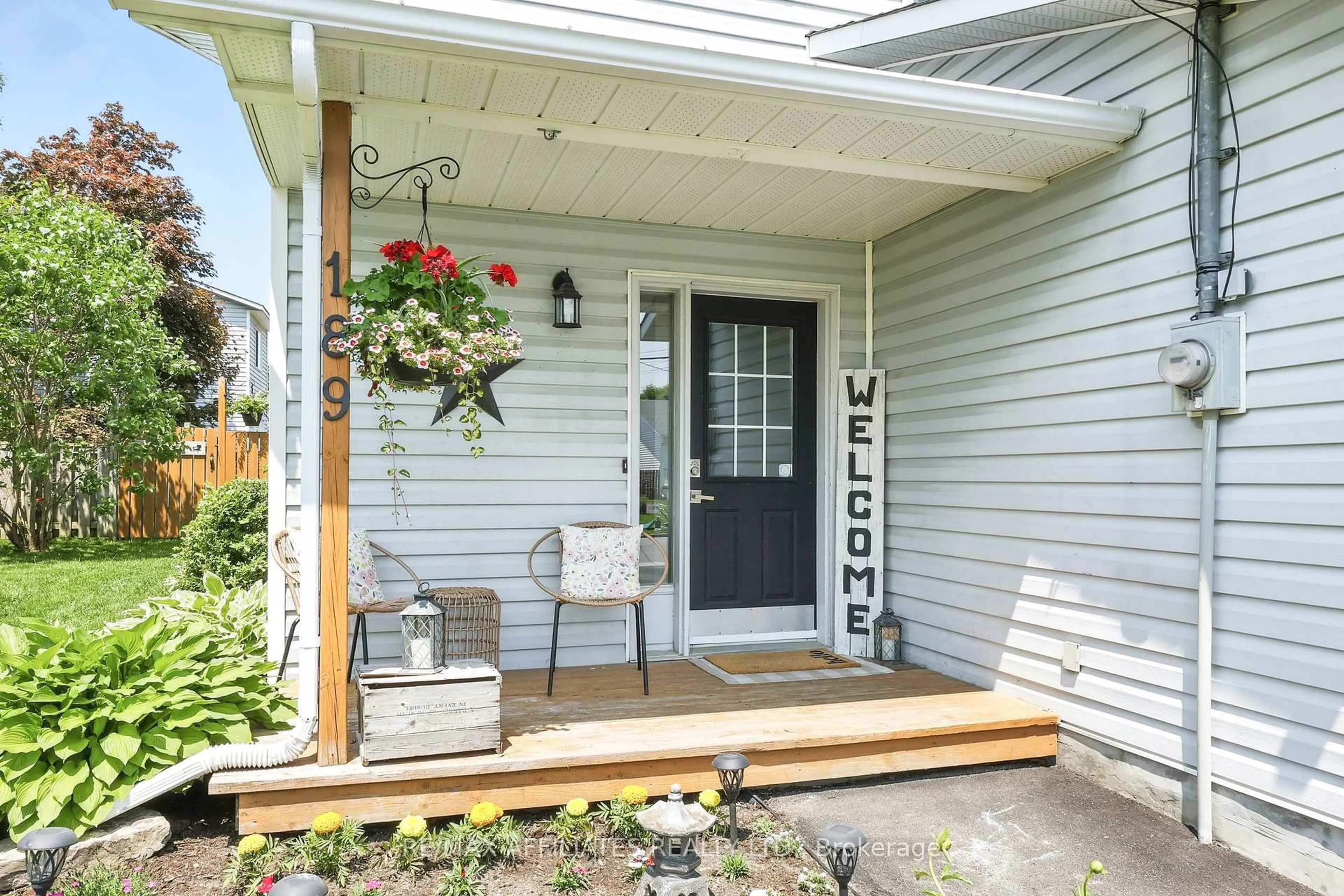 Indoor entryway for 189 Morris St, Carleton Place Ontario K7C 4M8