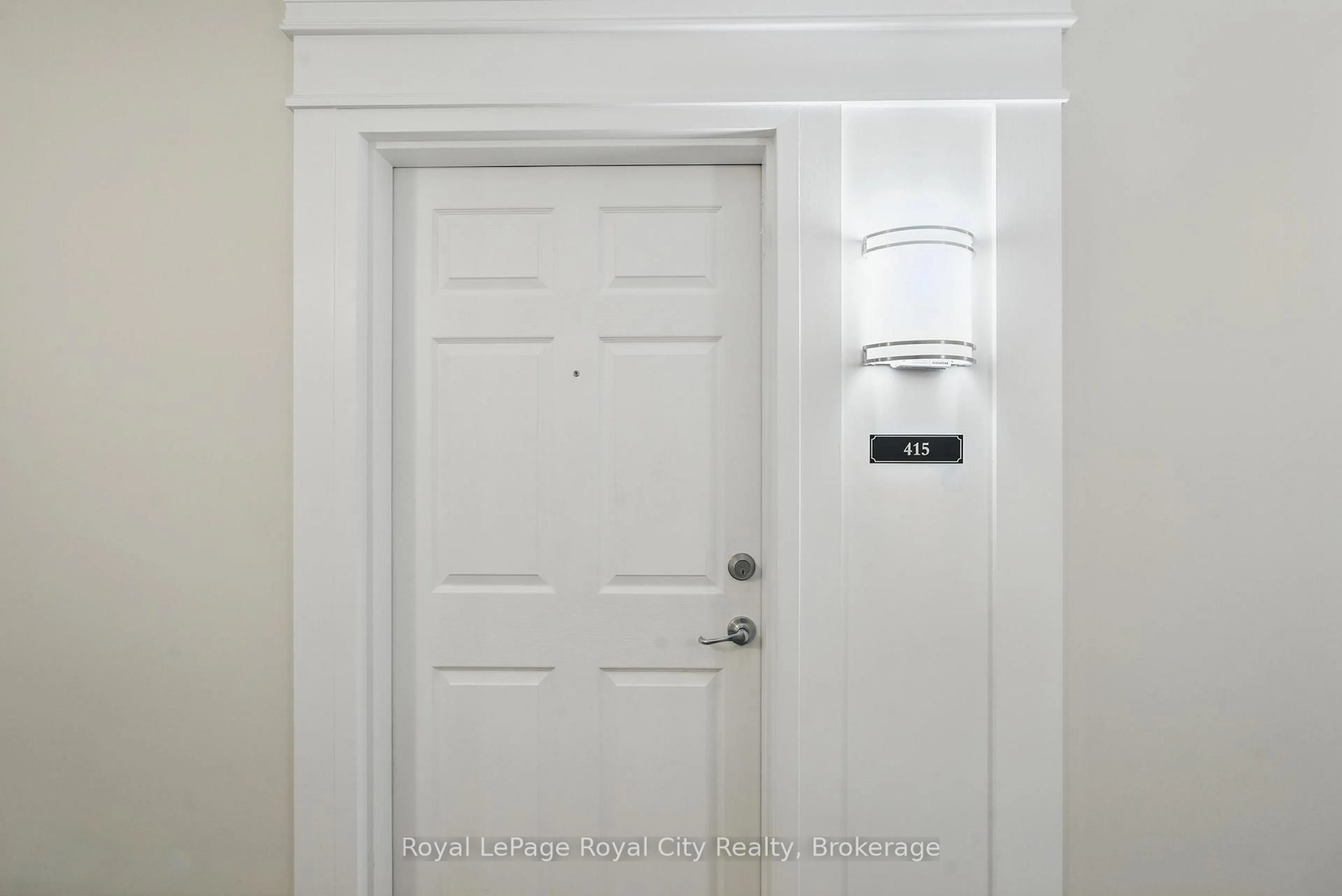 Indoor entryway for 308 Watson Pkwy #415, Guelph Ontario N1E 0G7