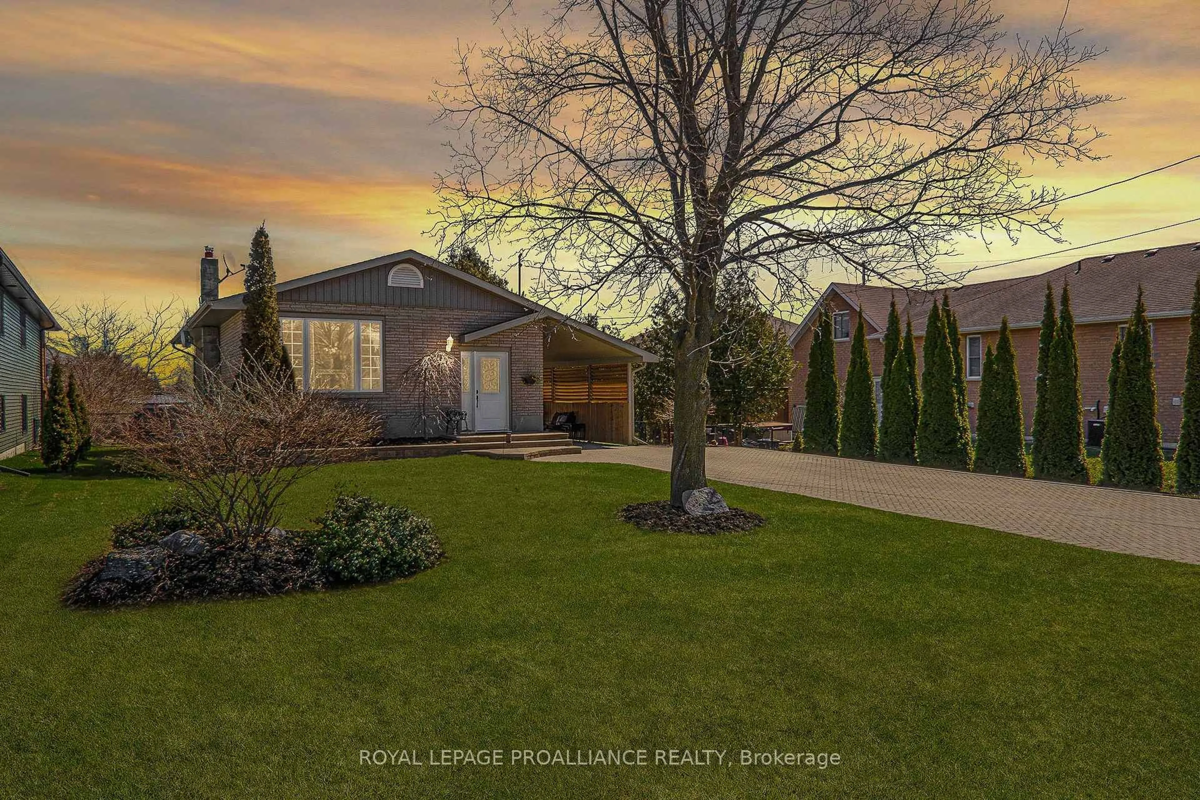 A pic from outside/outdoor area/front of a property/back of a property/a pic from drone, street for 209 Ontario St, Brighton Ontario K0K 1H0