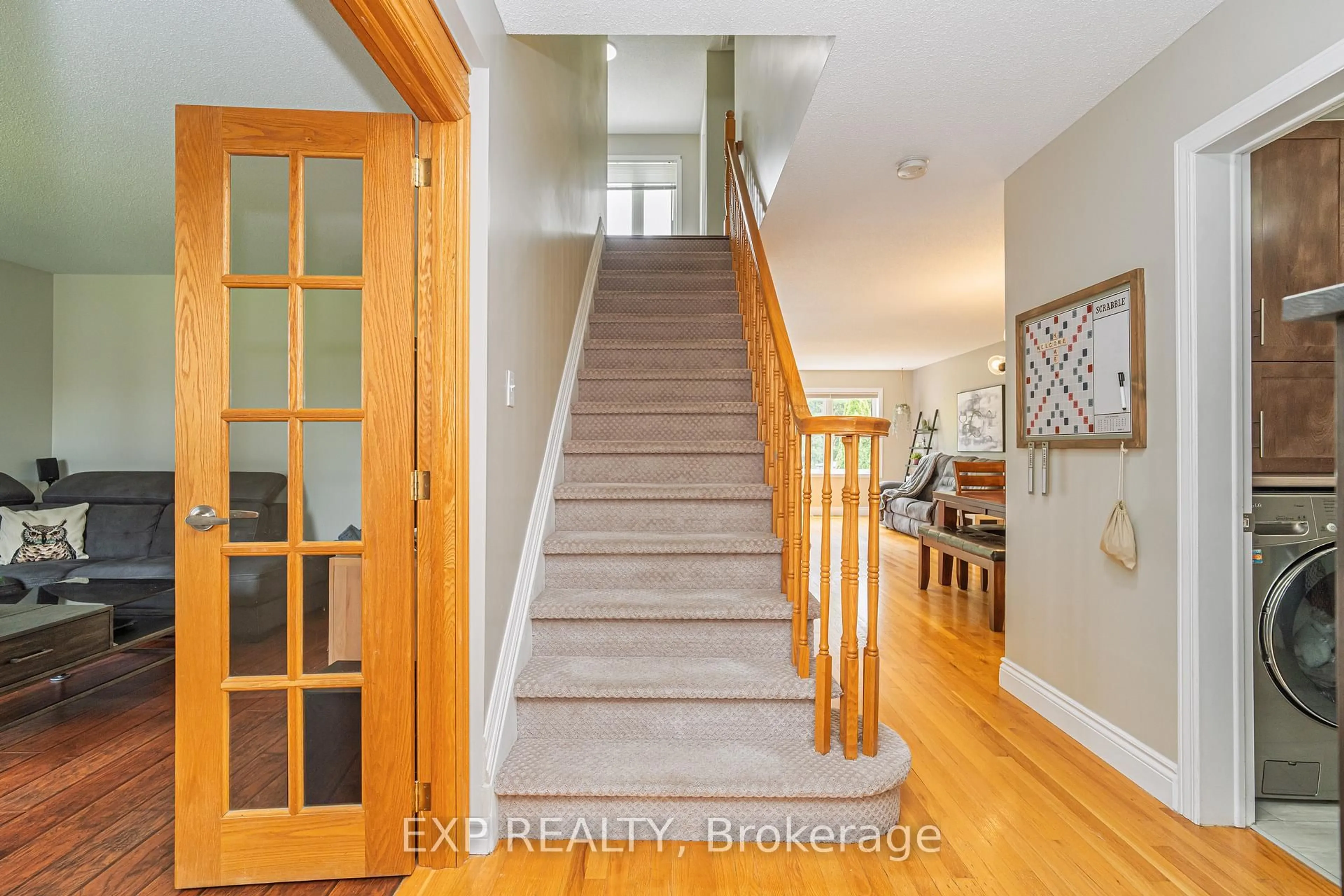 Indoor entryway for 295 Bonavista St, Clarence-Rockland Ontario K4K 1N8