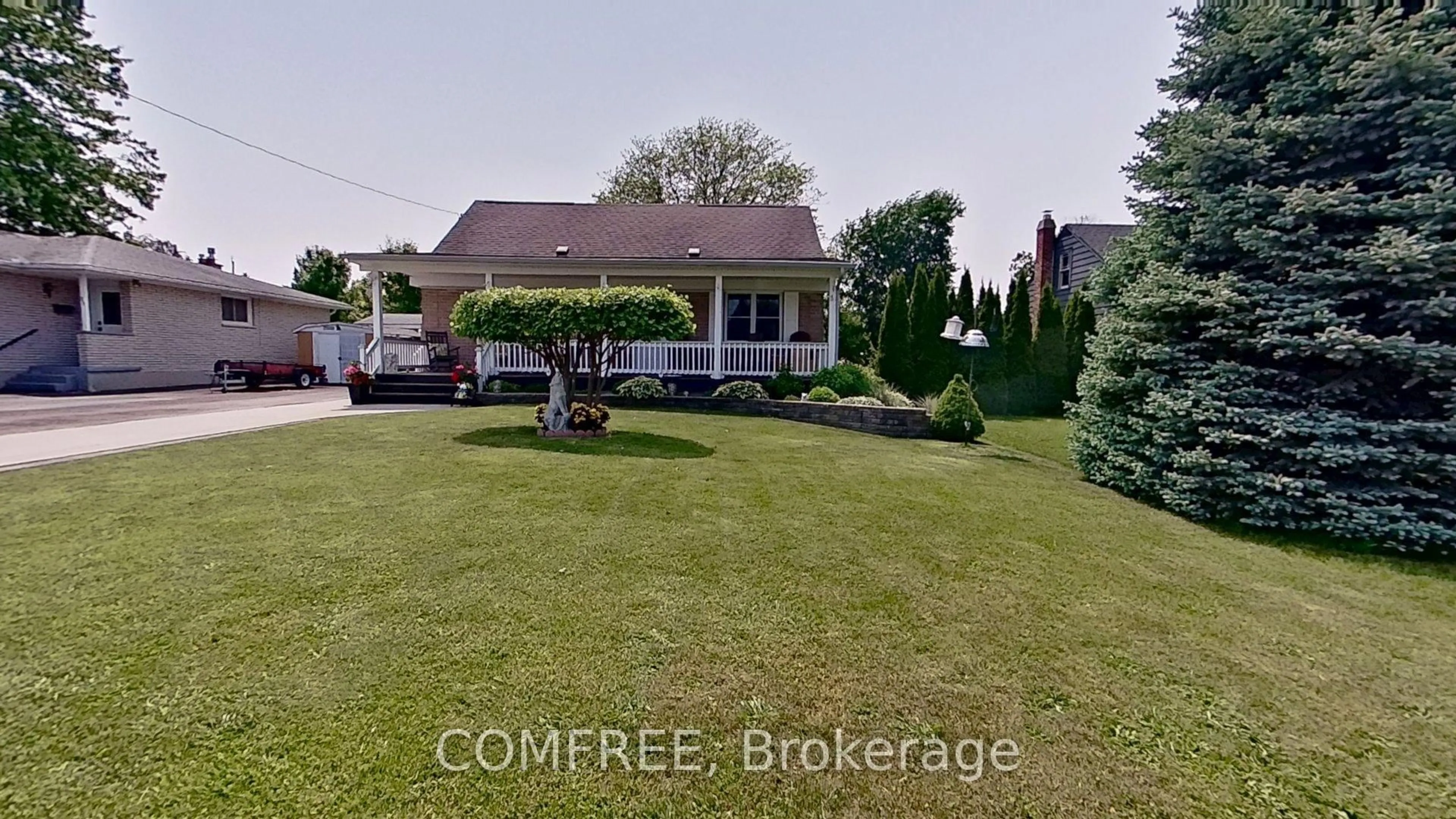 A pic from outside/outdoor area/front of a property/back of a property/a pic from drone, street for 27 Braesyde Ave, London East Ontario N5W 1V4