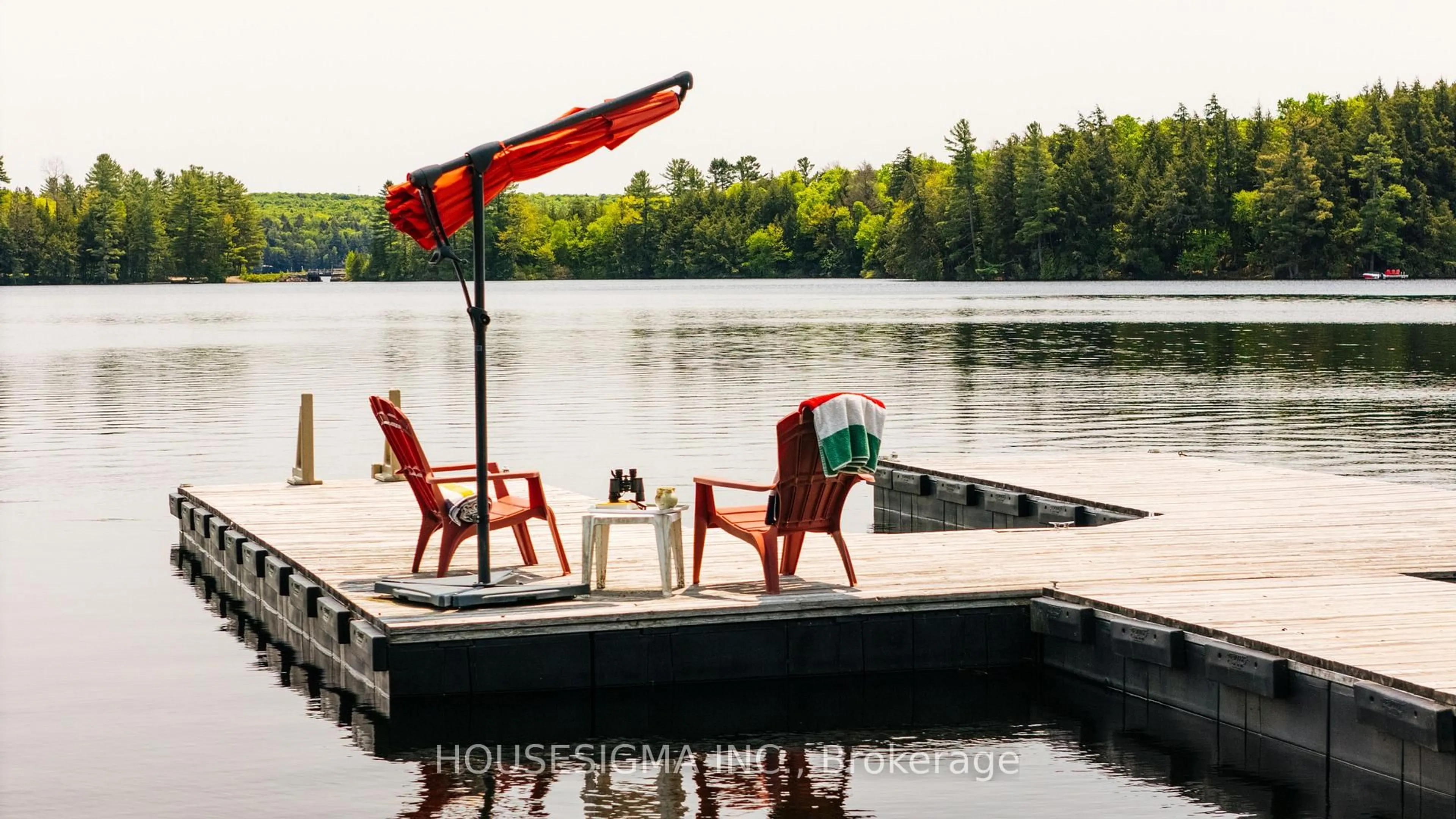 Patio, water/lake/river/ocean view for 1208 Minnow Dr, Dysart et al Ontario K0M 1S0