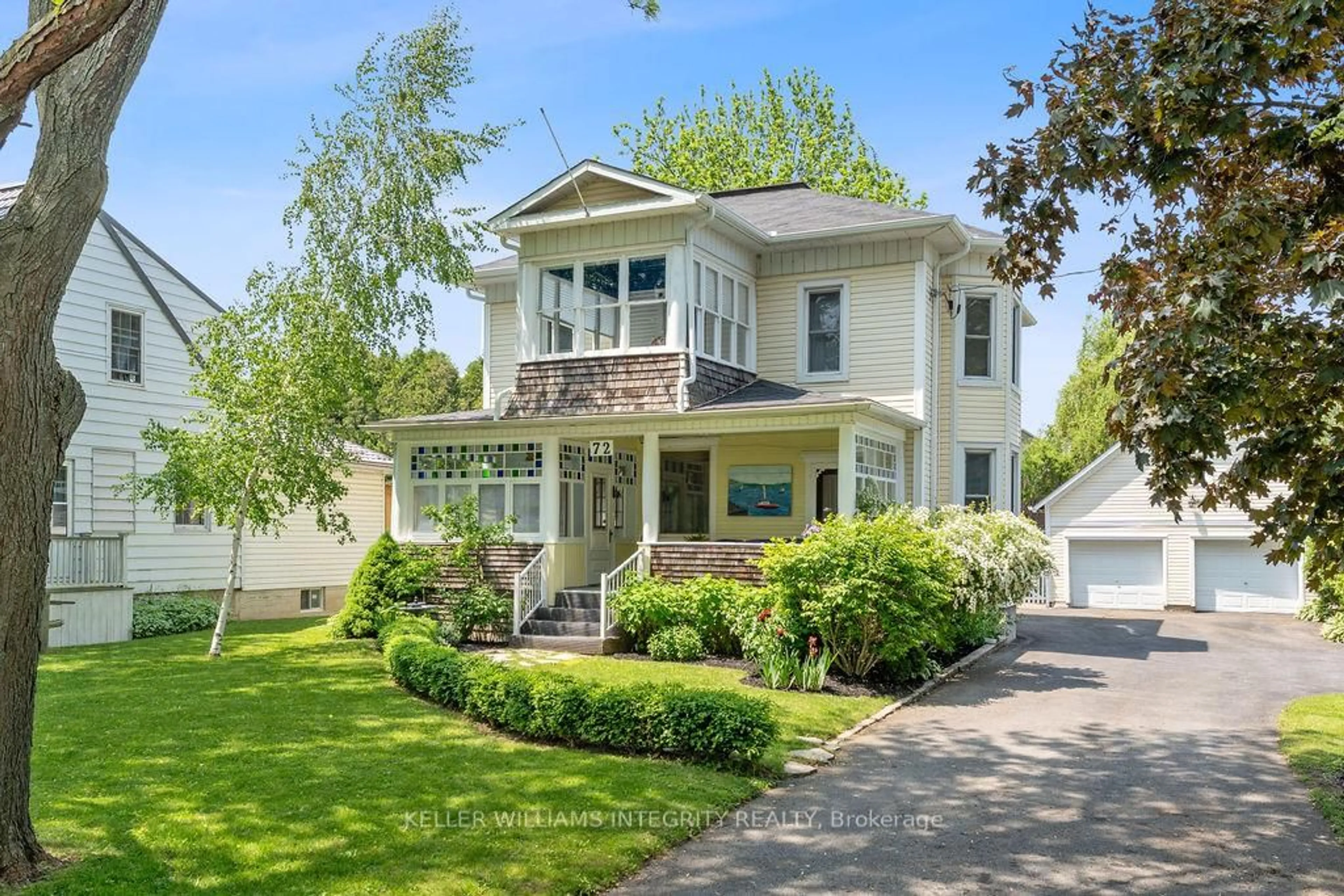 Home with vinyl exterior material, street for 72 Lakeshore Dr, South Dundas Ontario K0C 1X0