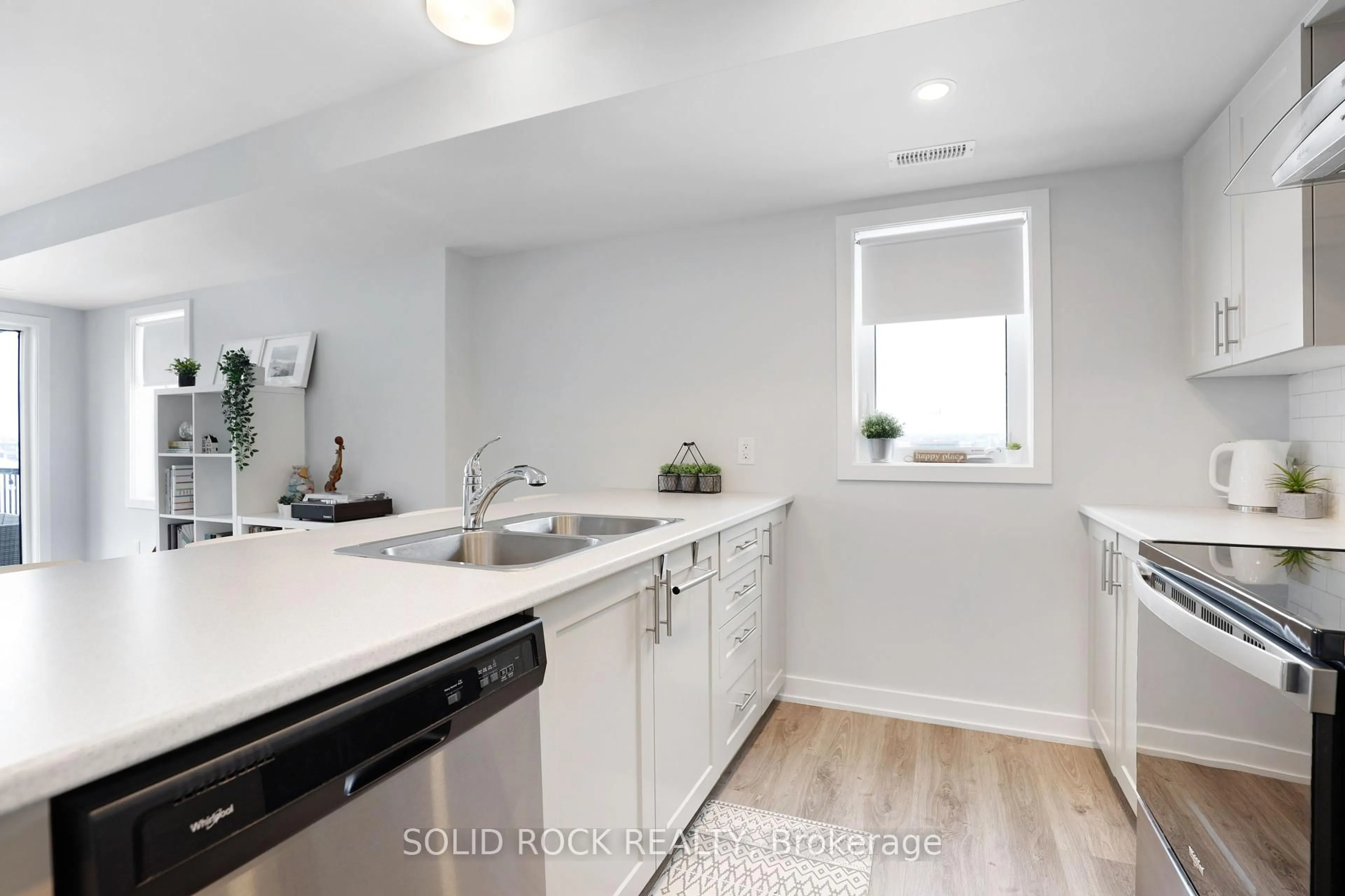 Open concept kitchen, unknown for 512 Pilot Private, Stittsville Ontario K2S 0S4