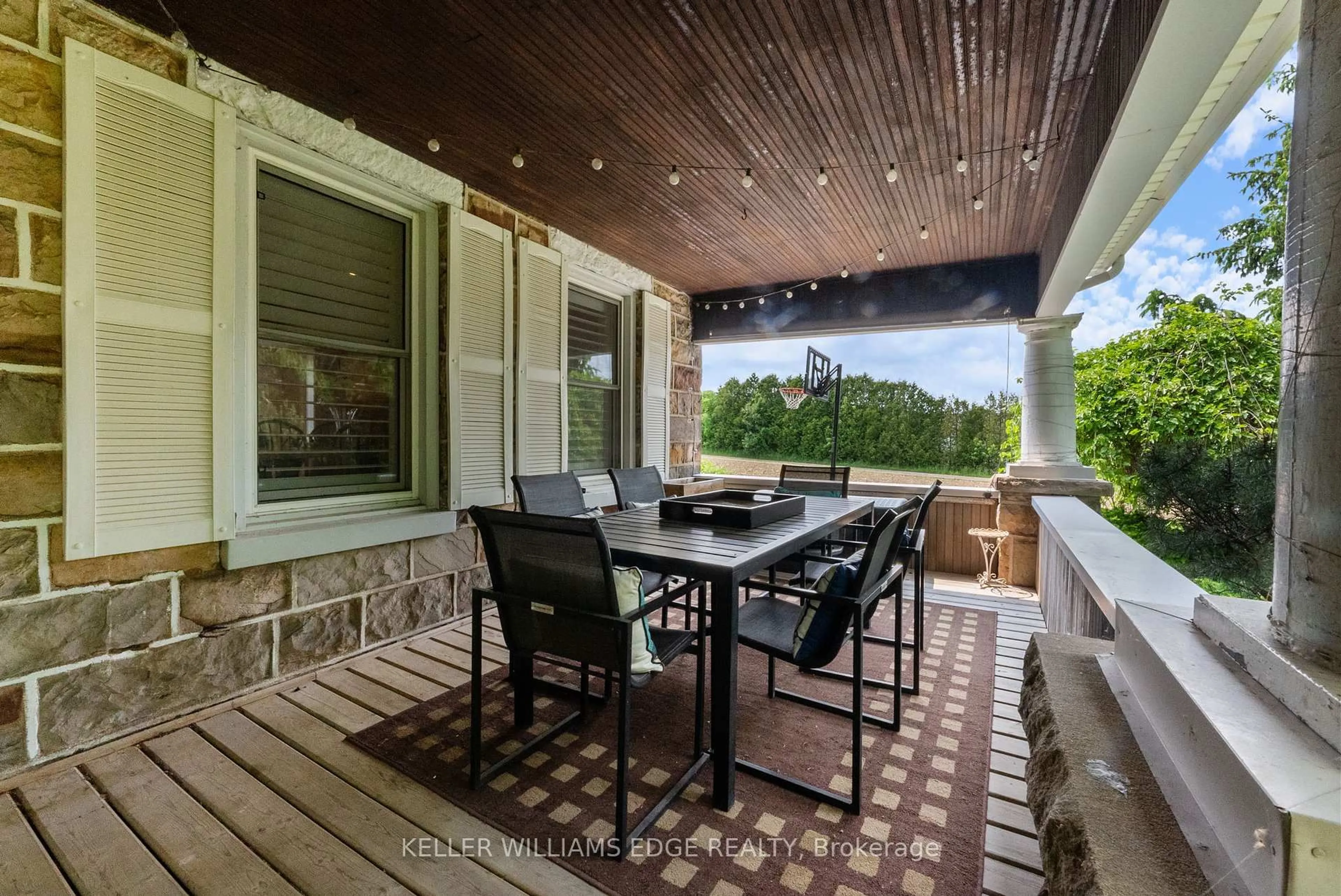 Patio, unknown for 982 Highway 8 Highway, Hamilton Ontario L8E 5H9