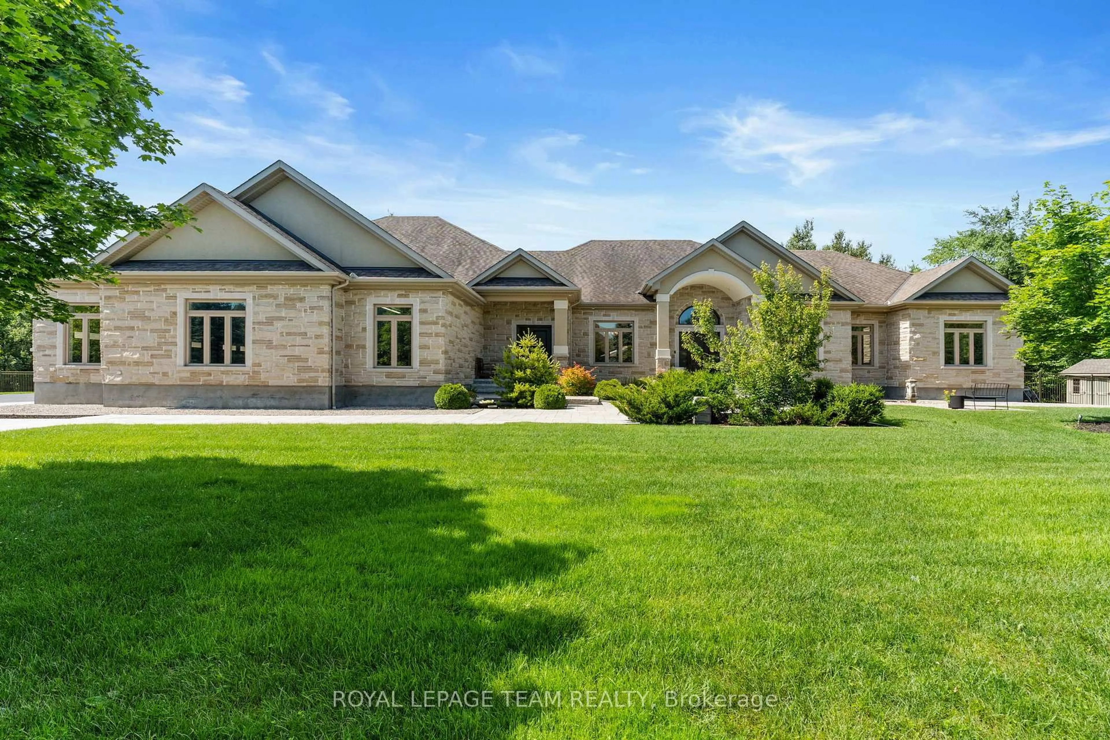 Home with brick exterior material, unknown for 5987 Knights Dr, Manotick Ontario K4M 0A2
