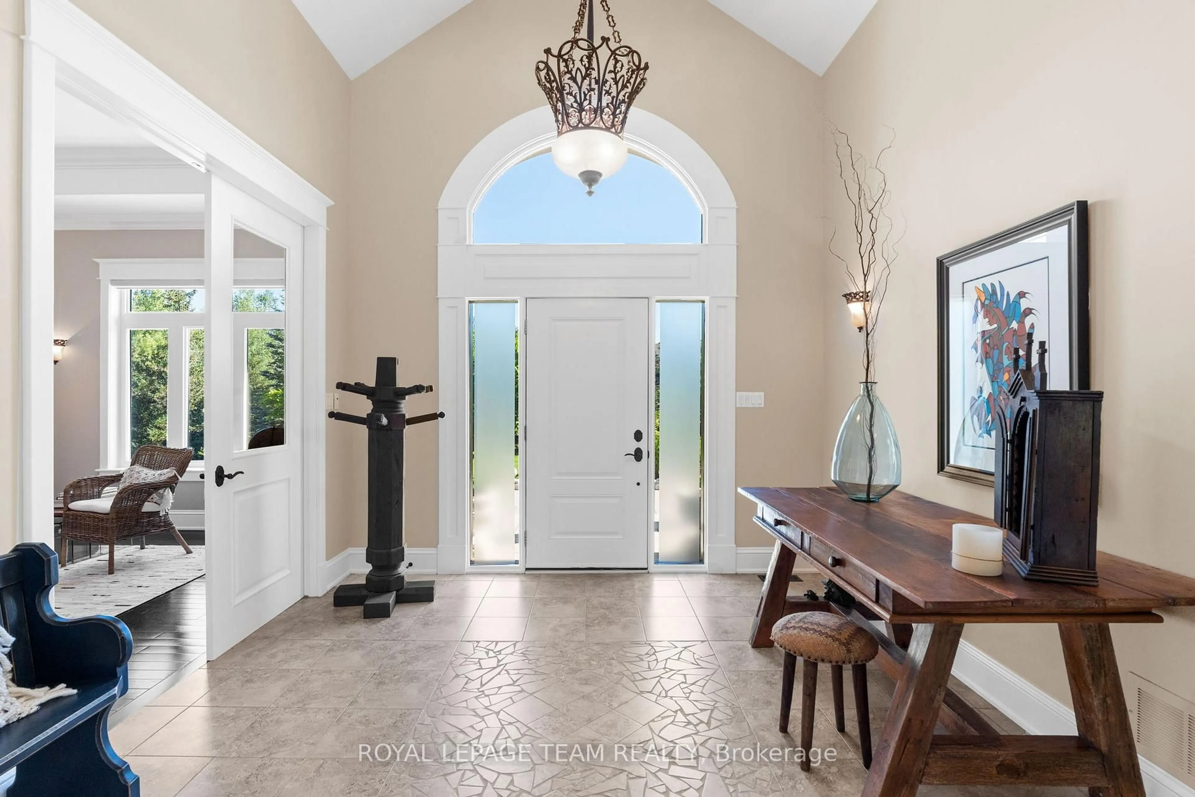Indoor entryway for 5987 Knights Dr, Manotick Ontario K4M 0A2