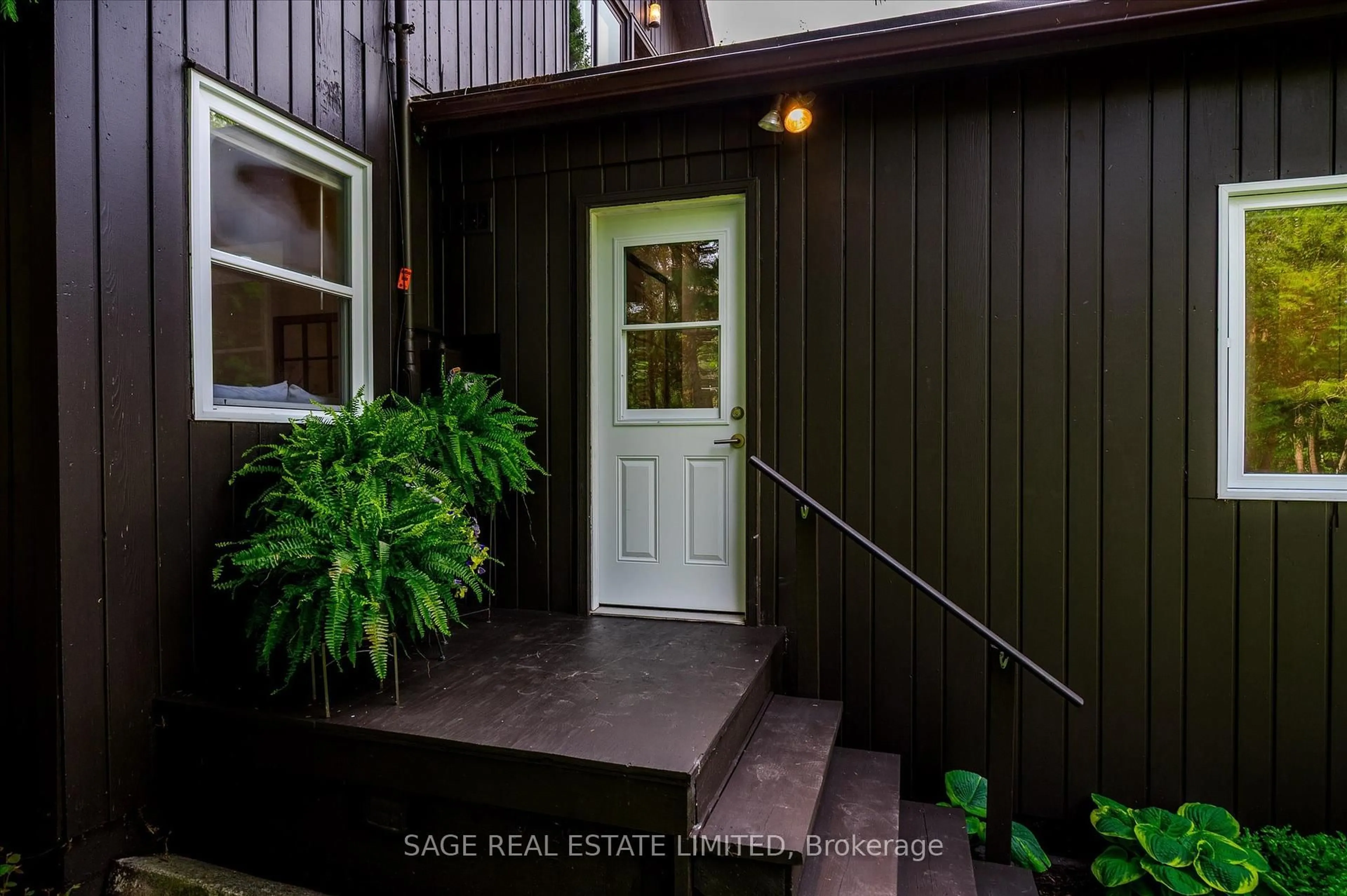 Indoor entryway for 64 Fire Route 98, Trent Lakes Ontario K0M 1A0