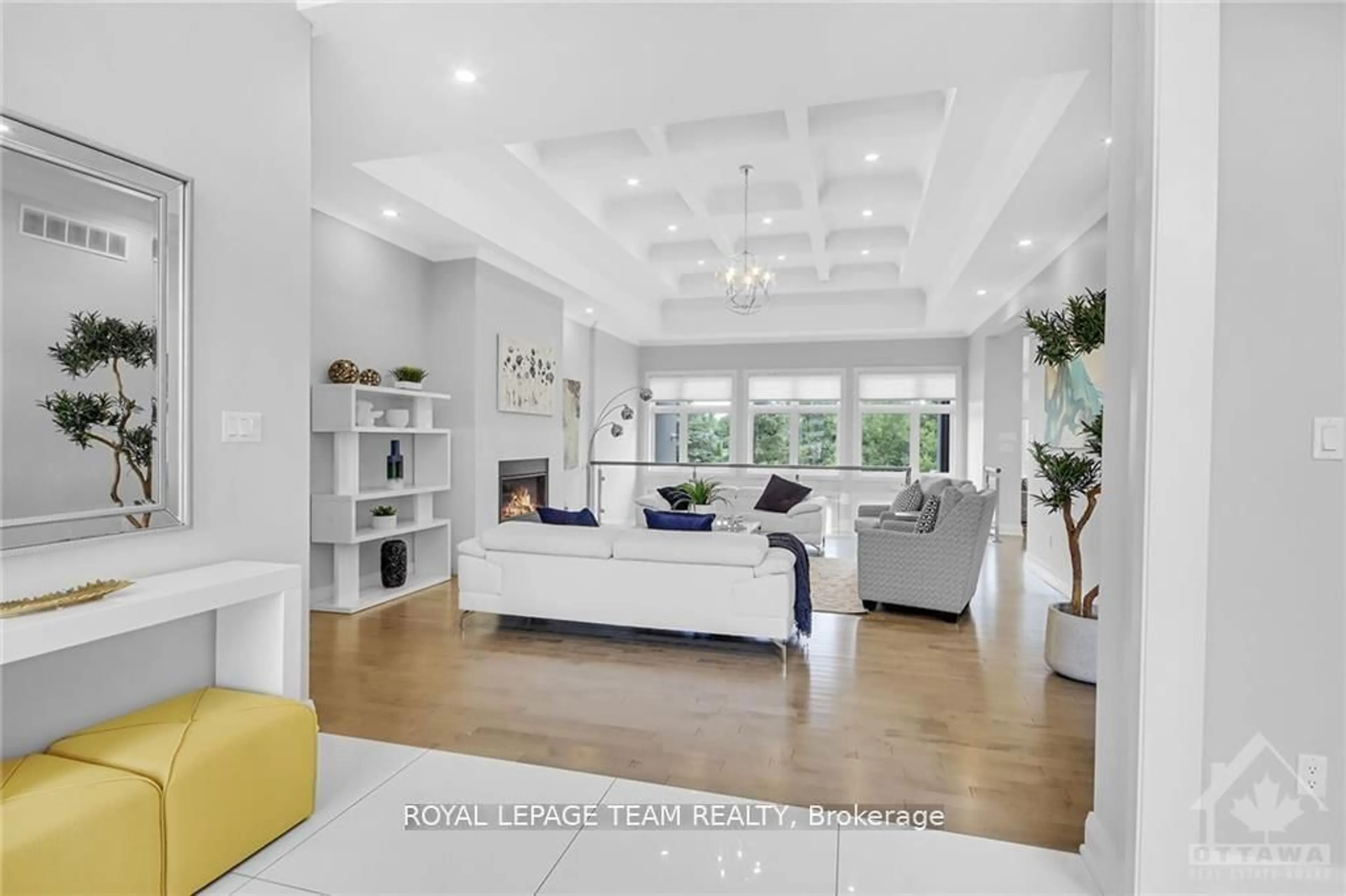 Living room with furniture, unknown for 525 LEIMERK Crt, Manotick Ontario K4M 0B2