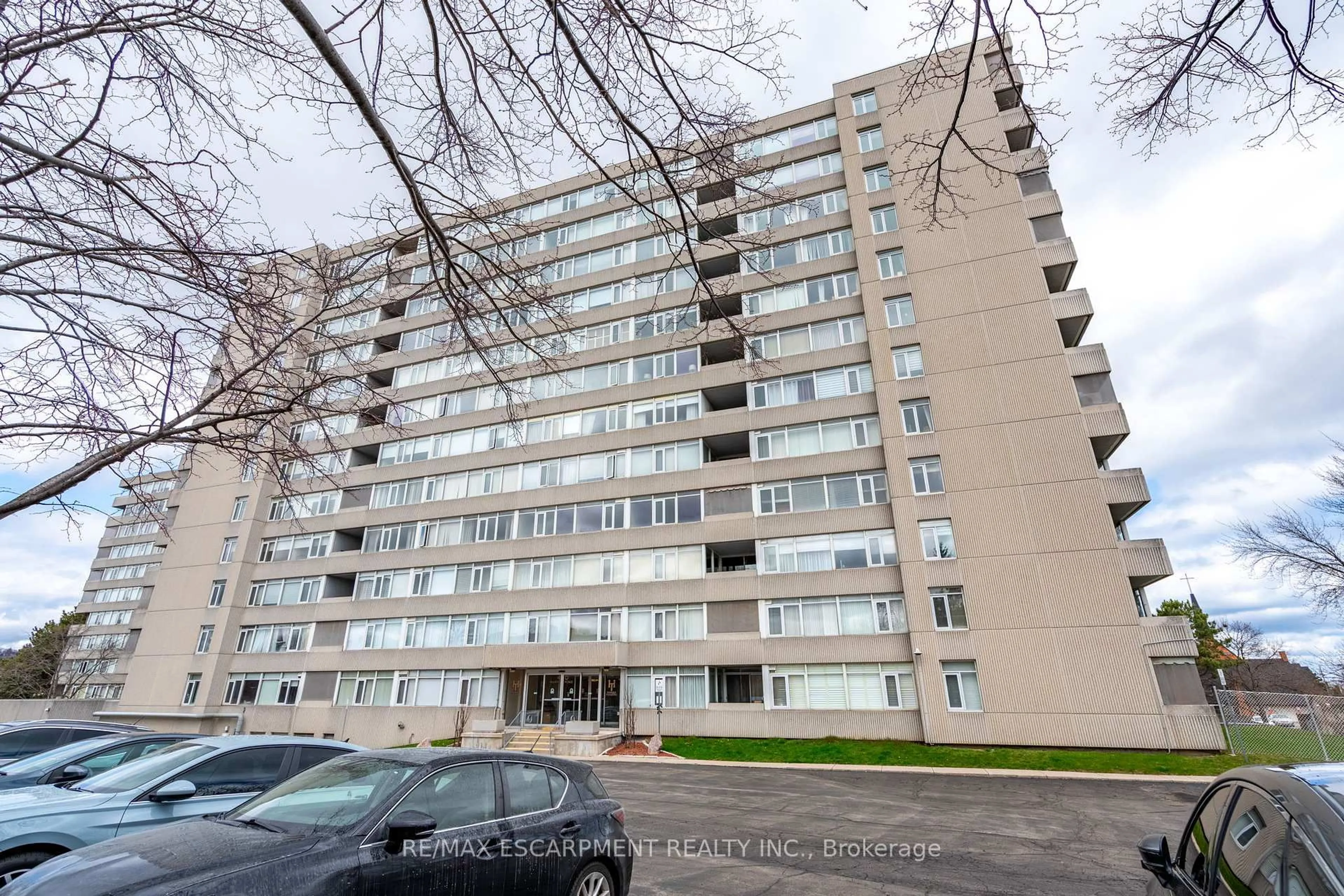 Unknown for 40 Harrisford St #402, Hamilton Ontario L8K 6N1
