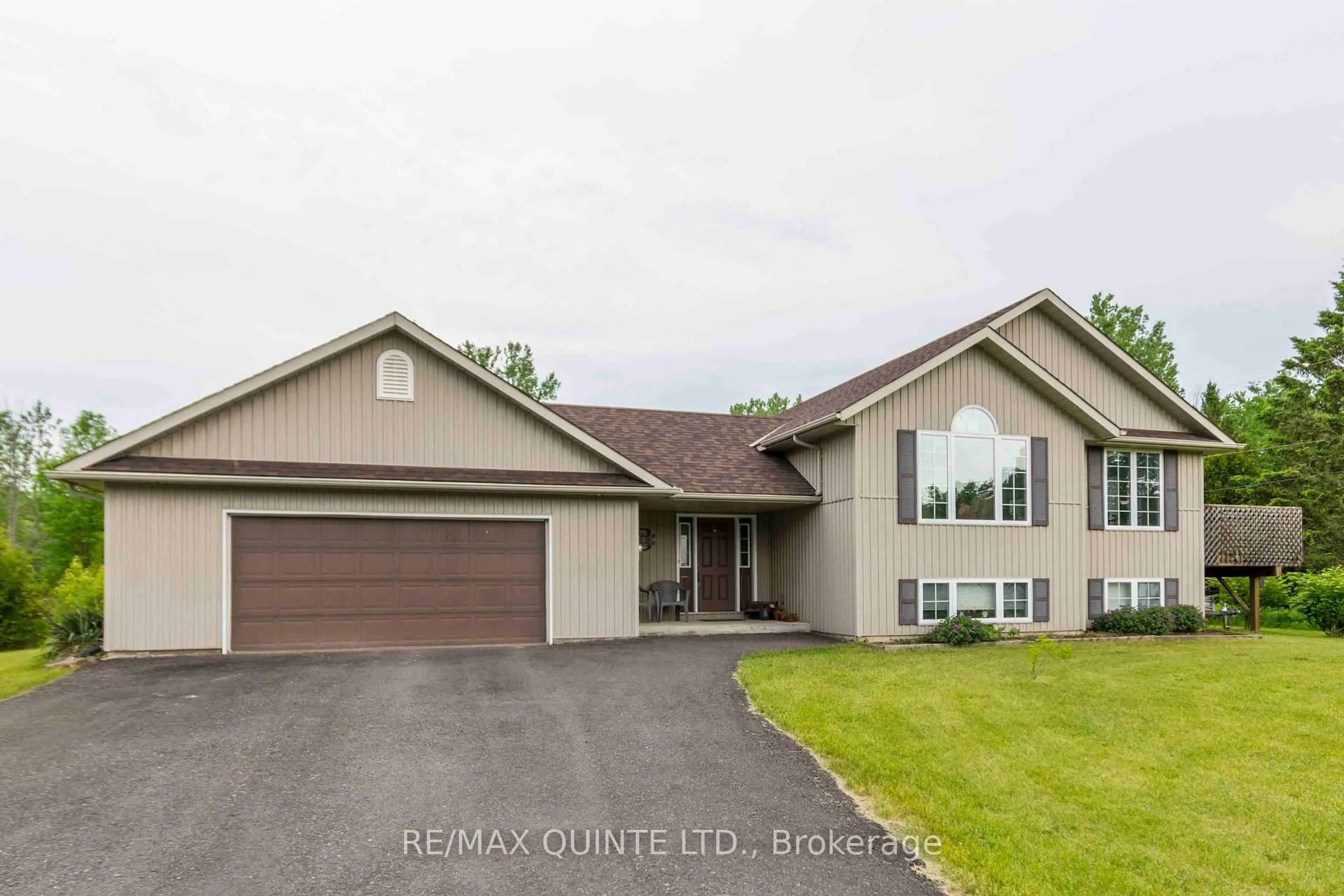 Home with vinyl exterior material, water/lake/river/ocean view for 73 Halloway Rd, Stirling Ontario K0K 3E0