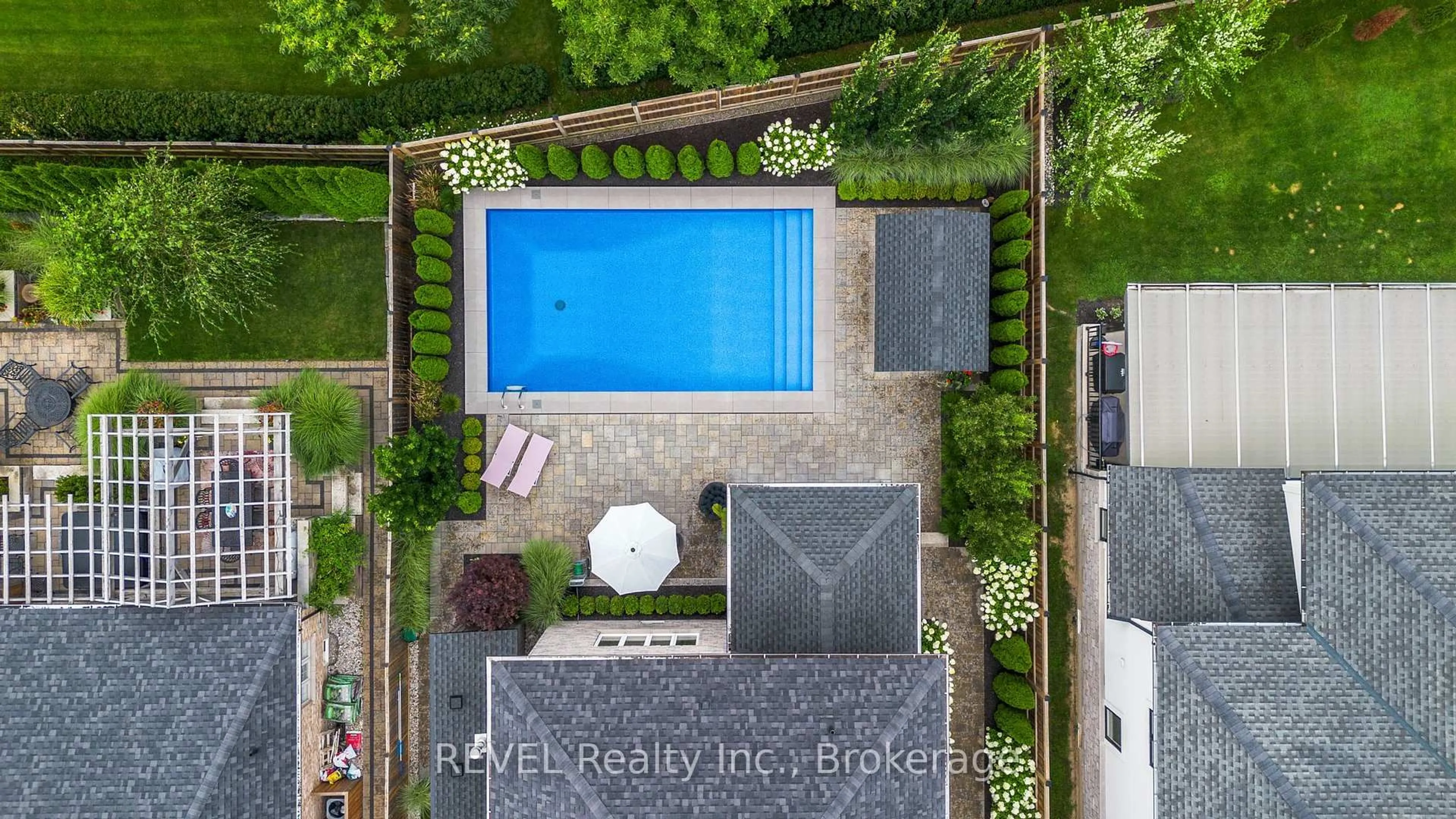 Pool for 9 Angels Dr, Niagara-on-the-Lake Ontario L0S 1J1