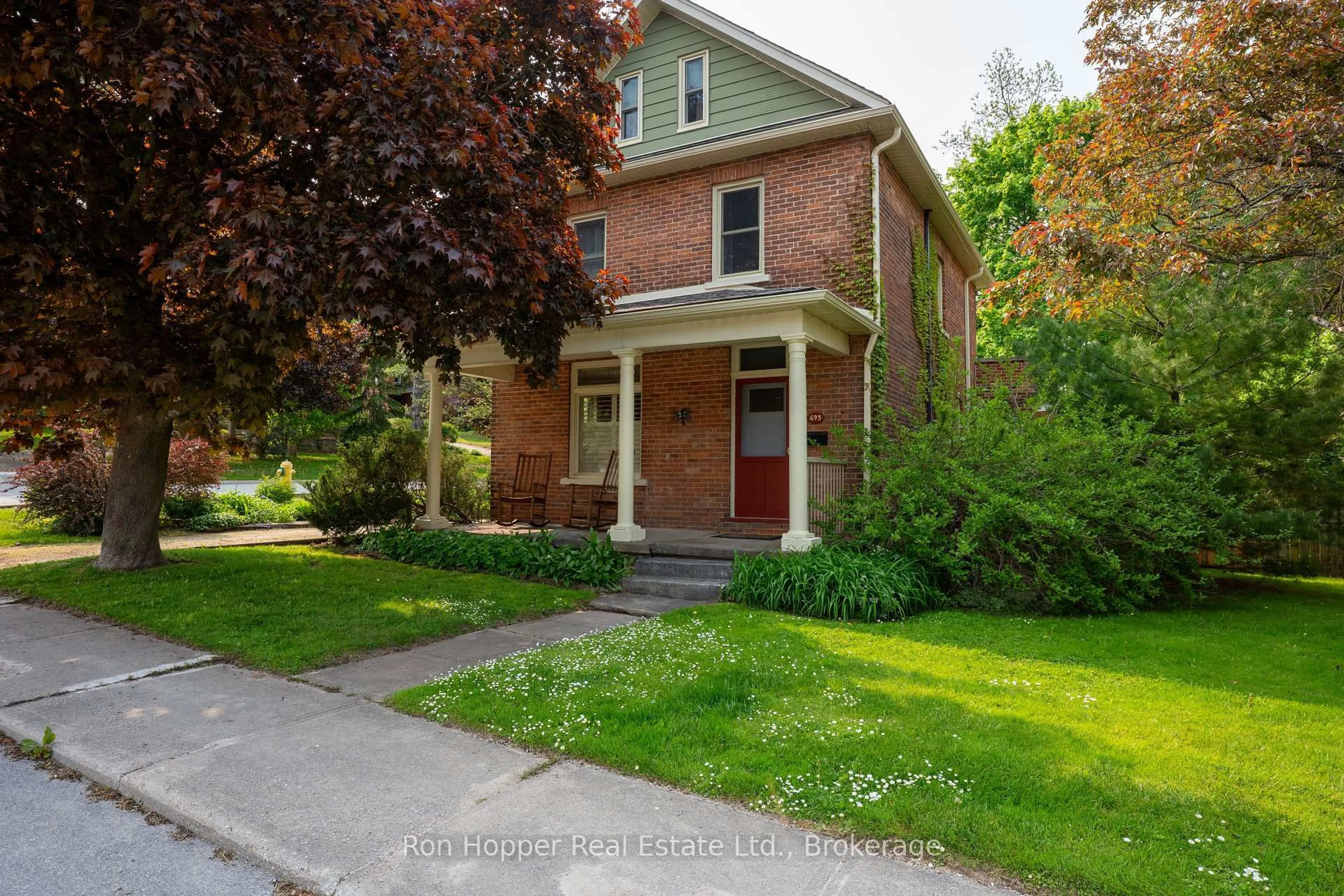 Home with brick exterior material, street for 695 9th St, Owen Sound Ontario N4K 1P8