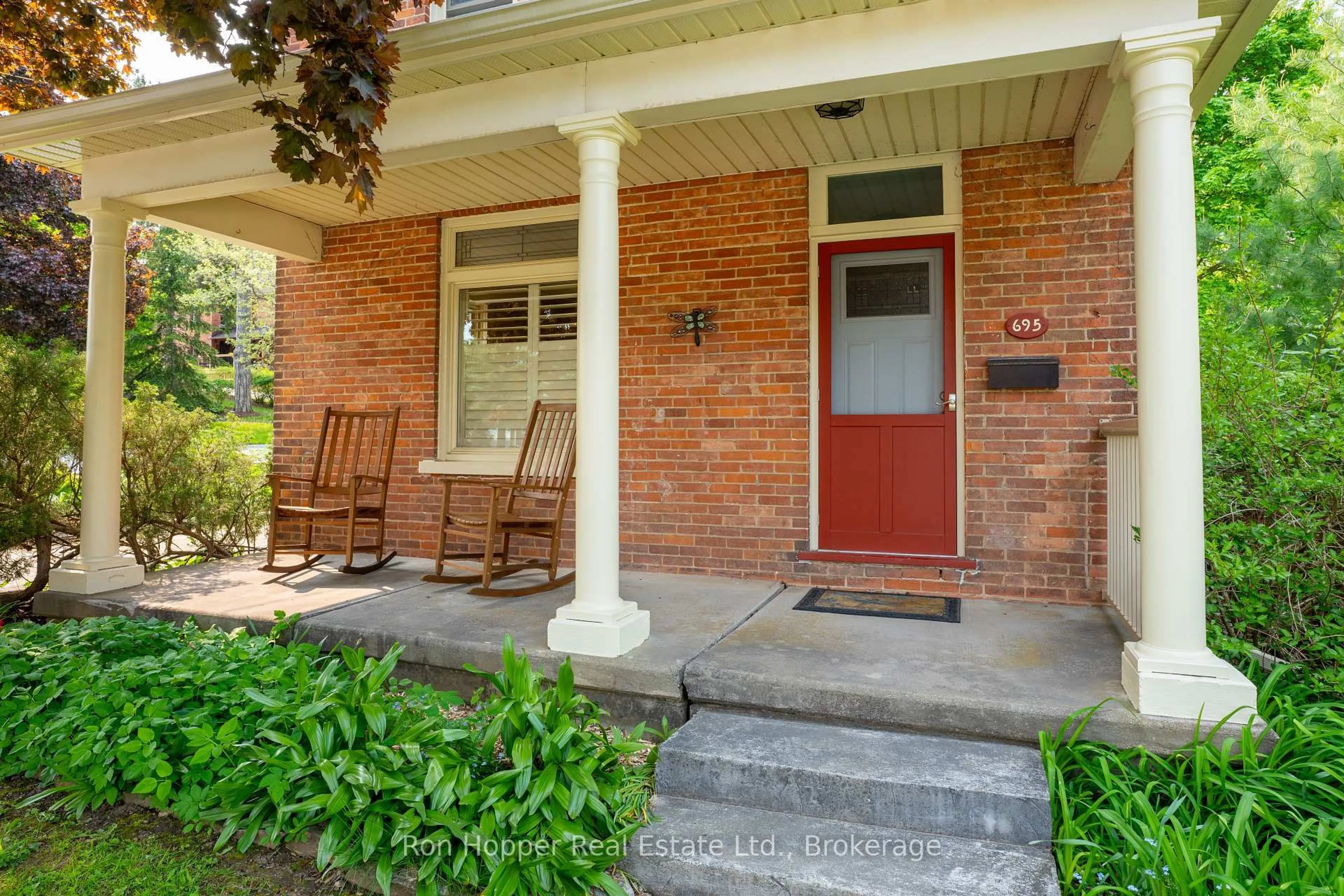 Home with brick exterior material, street for 695 9th St, Owen Sound Ontario N4K 1P8