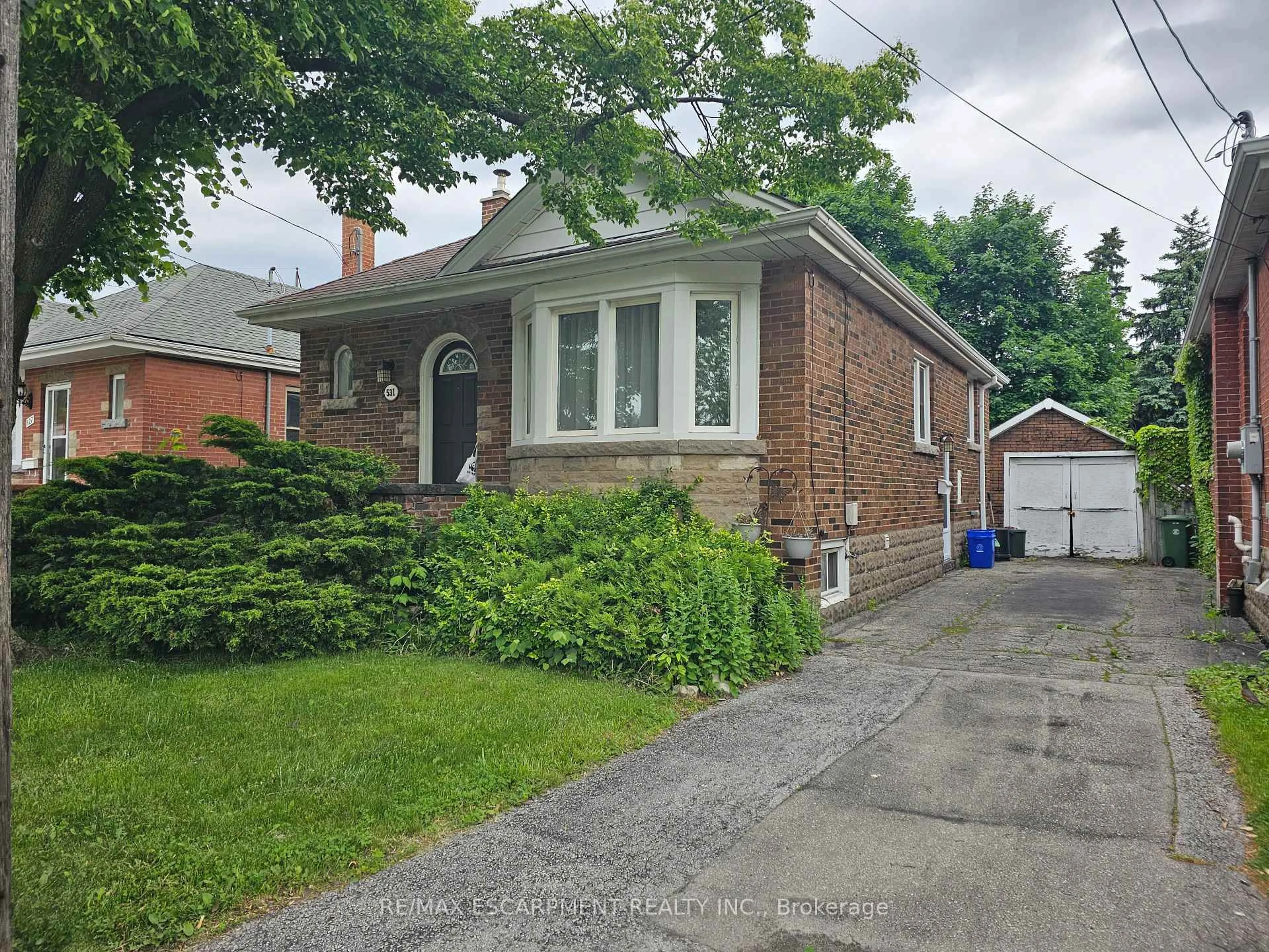 Home with brick exterior material, street for 531 Queensdale Ave, Hamilton Ontario L8V 1L1