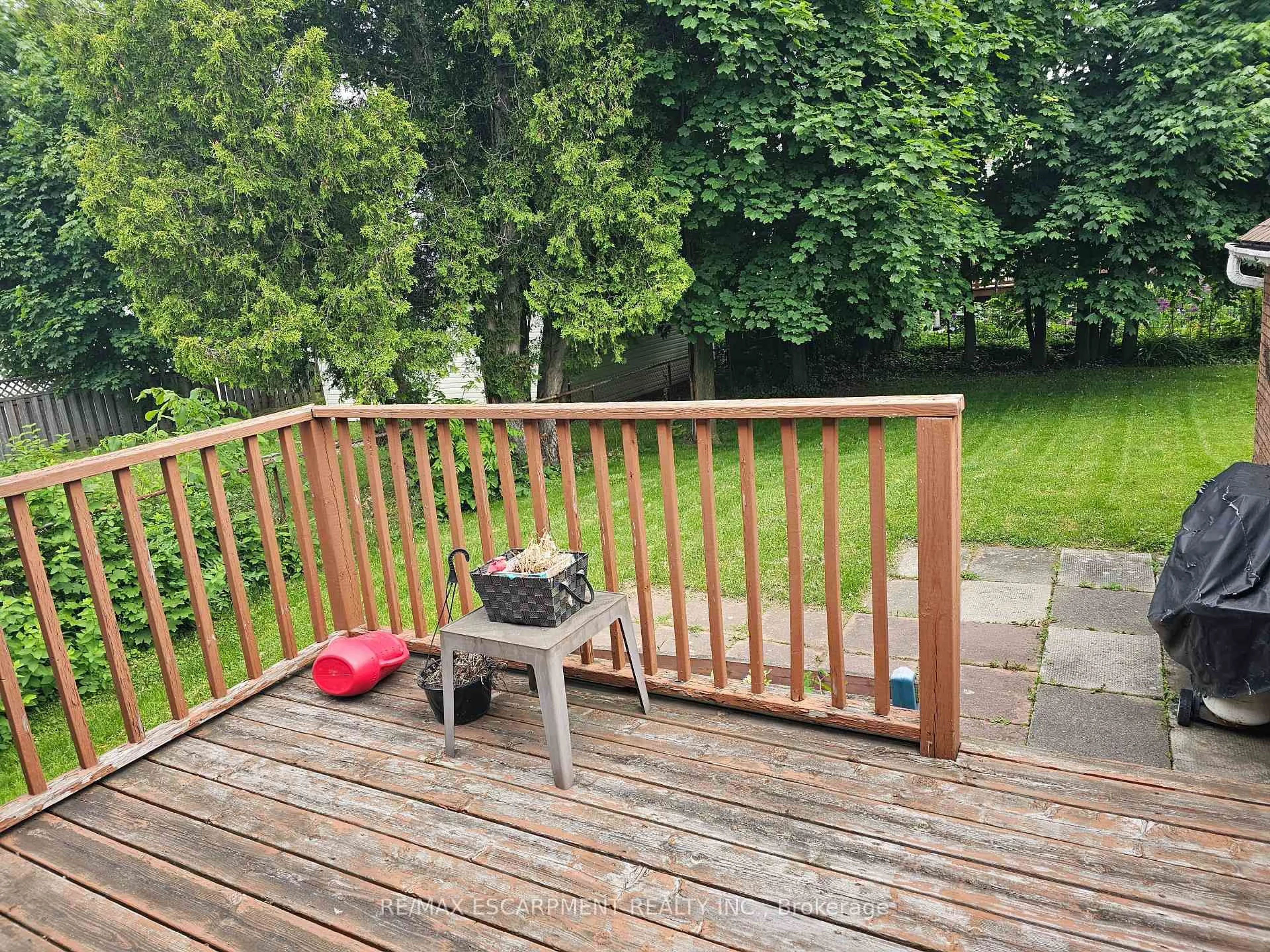 Unknown for 531 Queensdale Ave, Hamilton Ontario L8V 1L1