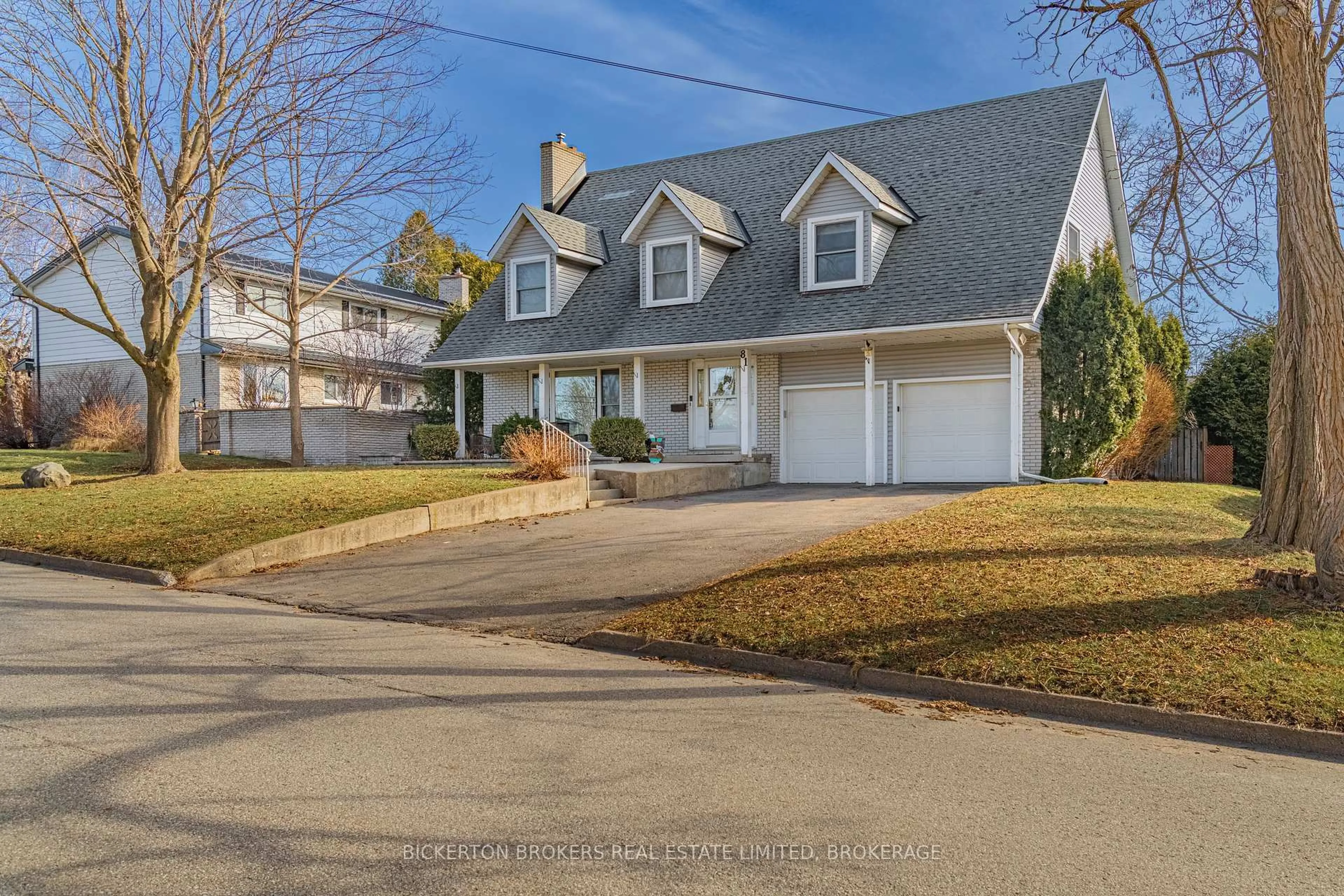 Home with vinyl exterior material, street for 81 First Ave, Brockville Ontario K6V 3B1