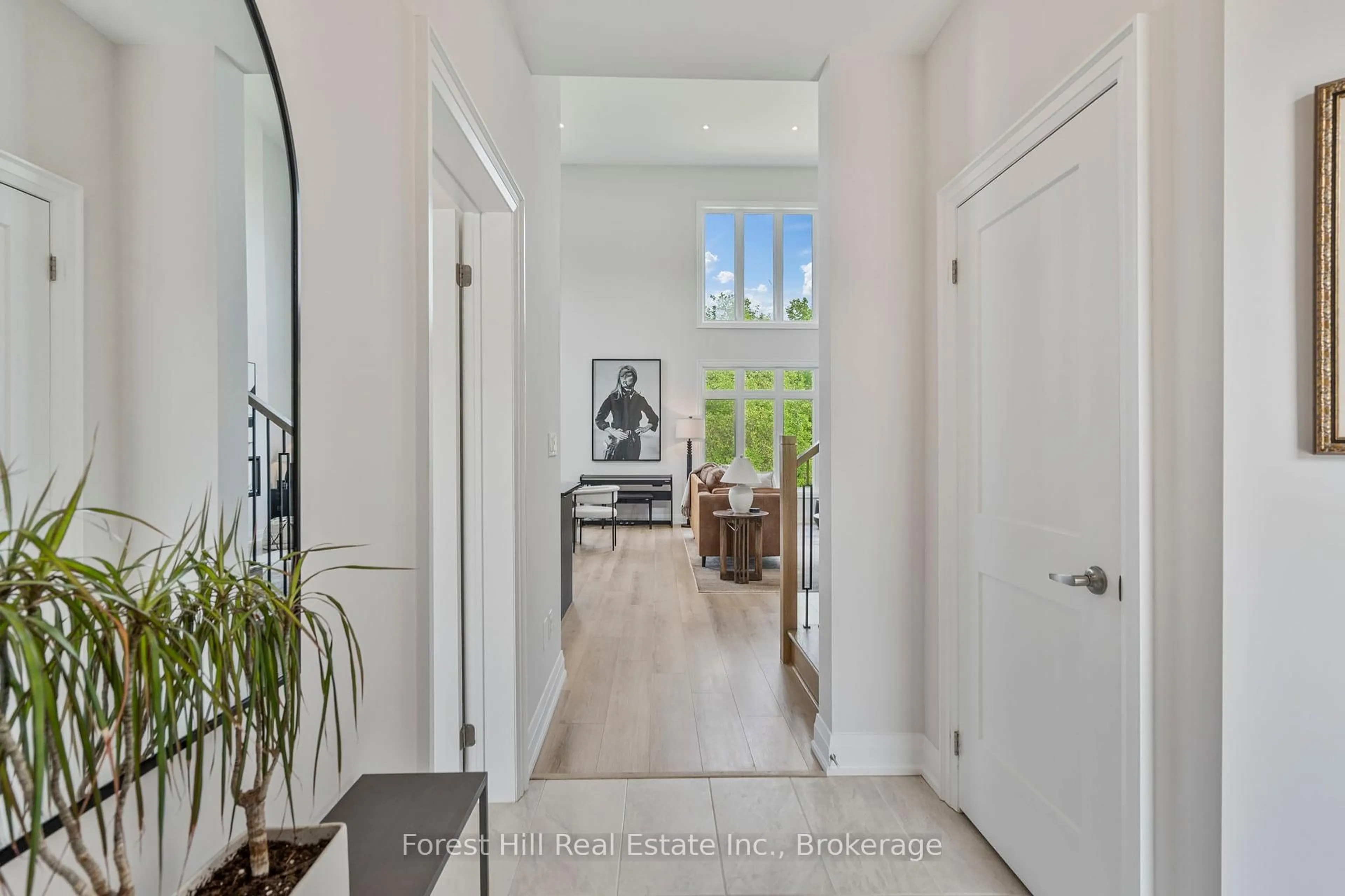 Indoor entryway for 87 Goldie Crt, Blue Mountains Ontario N0H 1J0