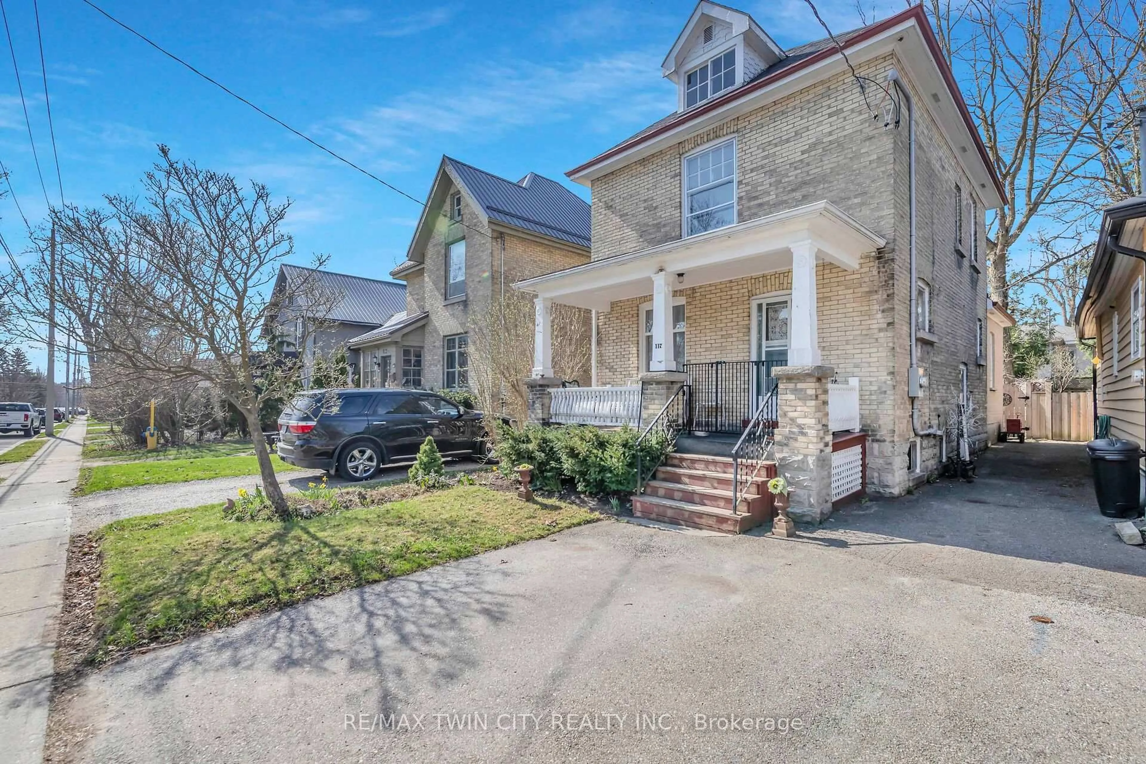 A pic from outside/outdoor area/front of a property/back of a property/a pic from drone, street for 117 Hibernia St, Stratford Ontario N5A 5V3