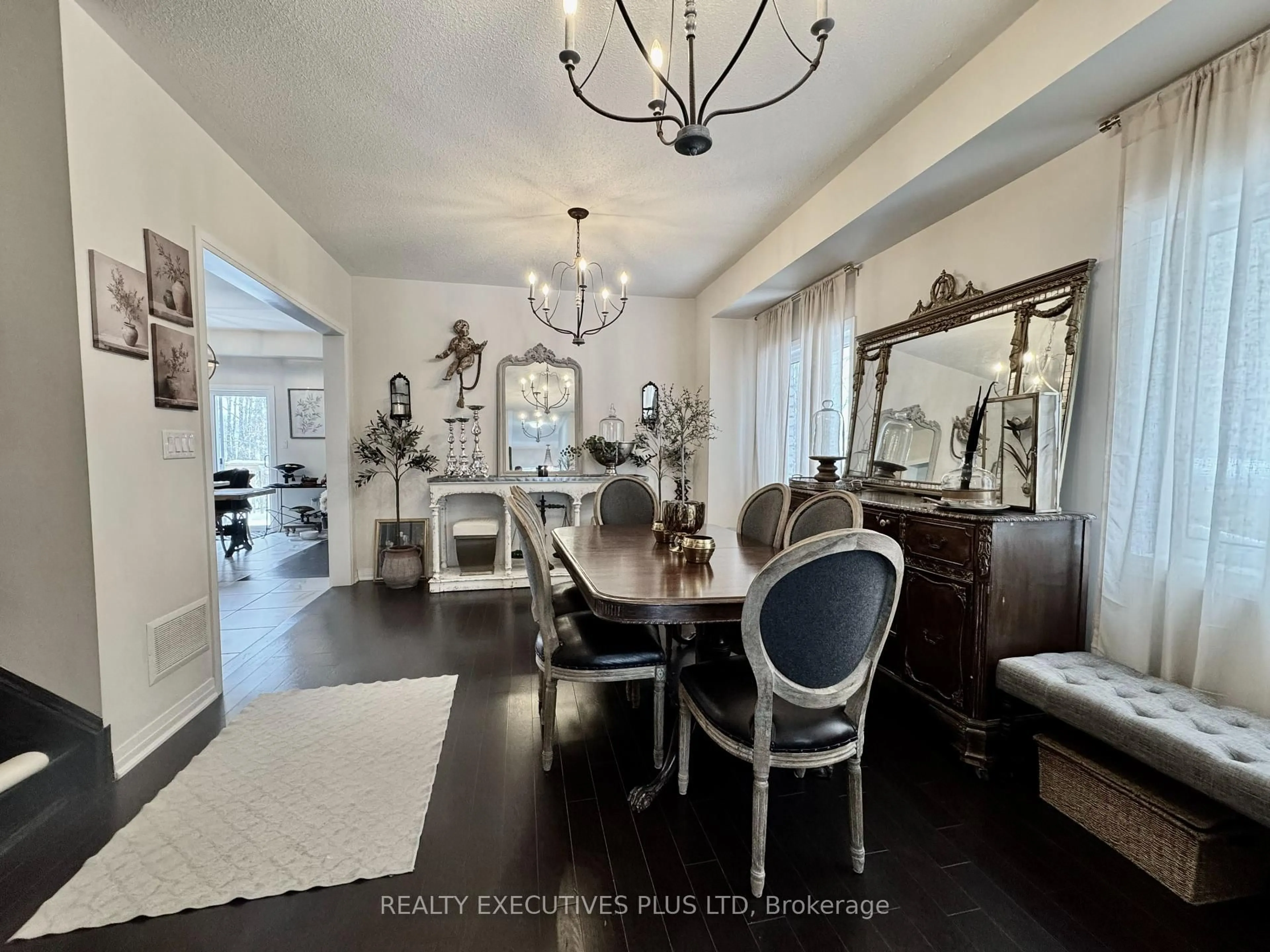 Dining room, unknown for 27 Jenkins St, East Luther Grand Valley Ontario L9W 7R2