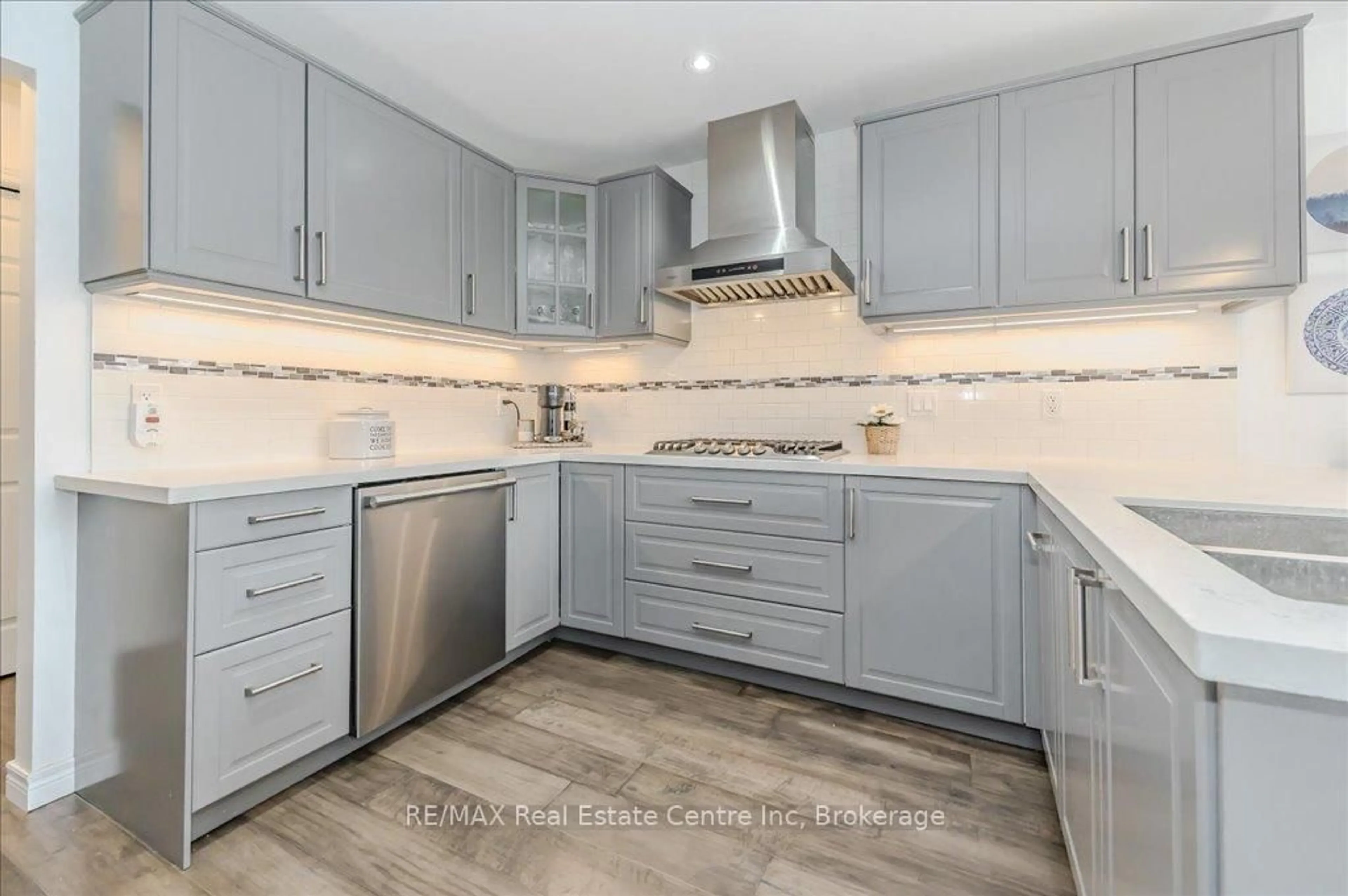 Unknown for 86 Davis St, Guelph Ontario N1E 0G2