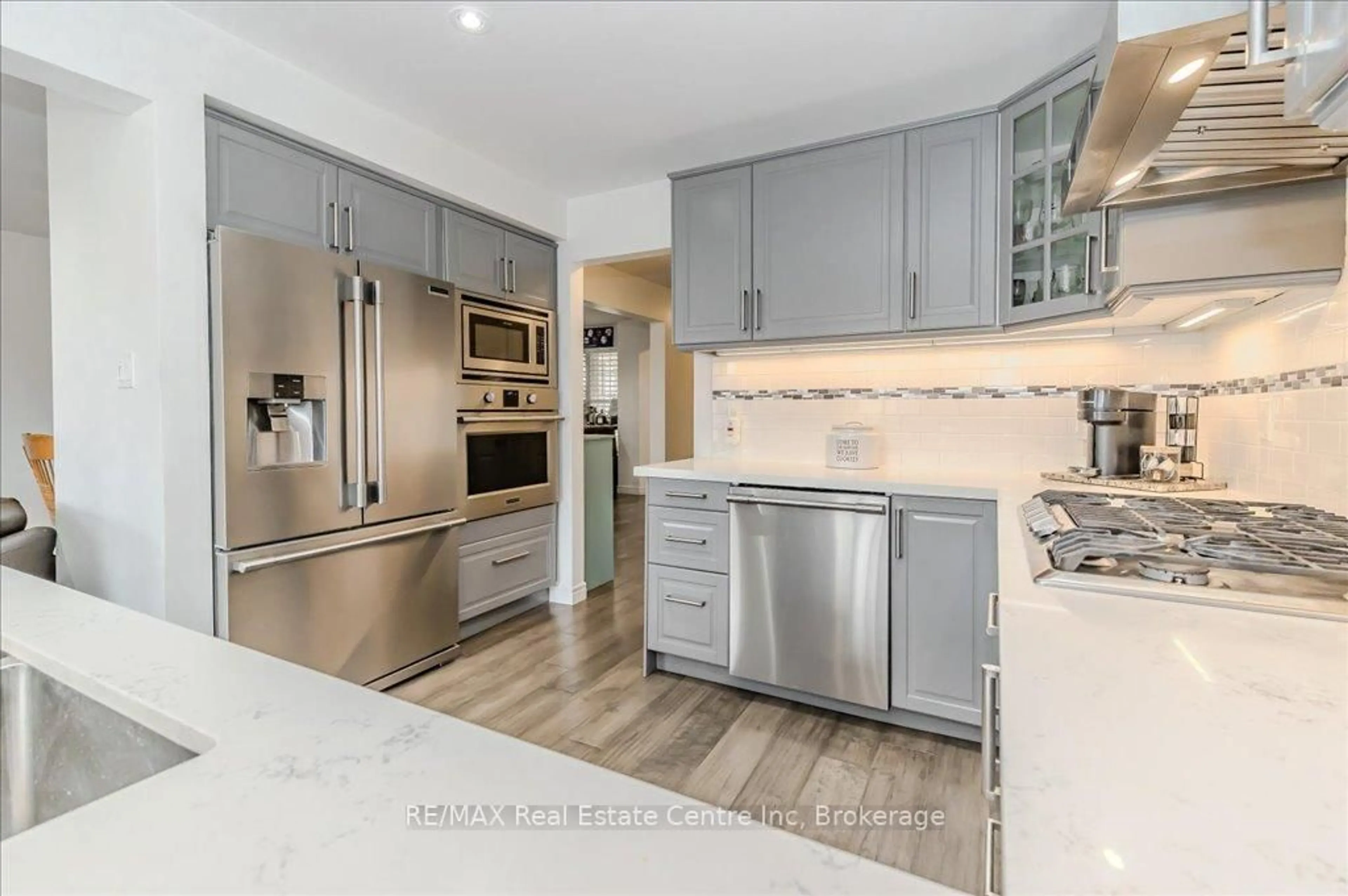 Open concept kitchen, ceramic/tile floor for 86 Davis St, Guelph Ontario N1E 0G2