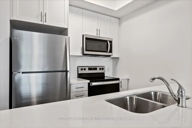 Additional image 39 of 460 Dundas St Unit 210