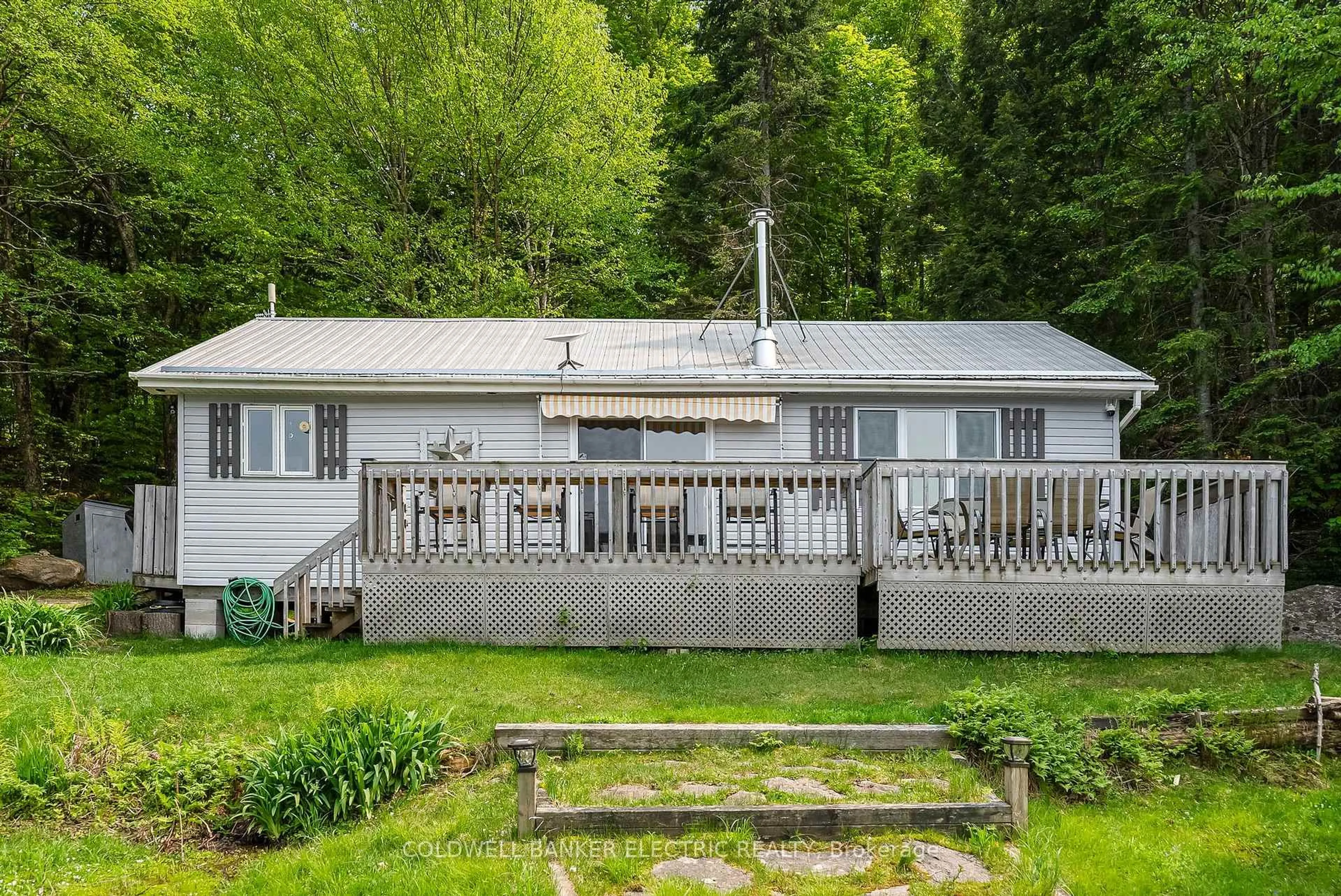 A pic from outside/outdoor area/front of a property/back of a property/a pic from drone, unknown for 3637 Madawaska Rd, South Algonquin Ontario K0L 2R0
