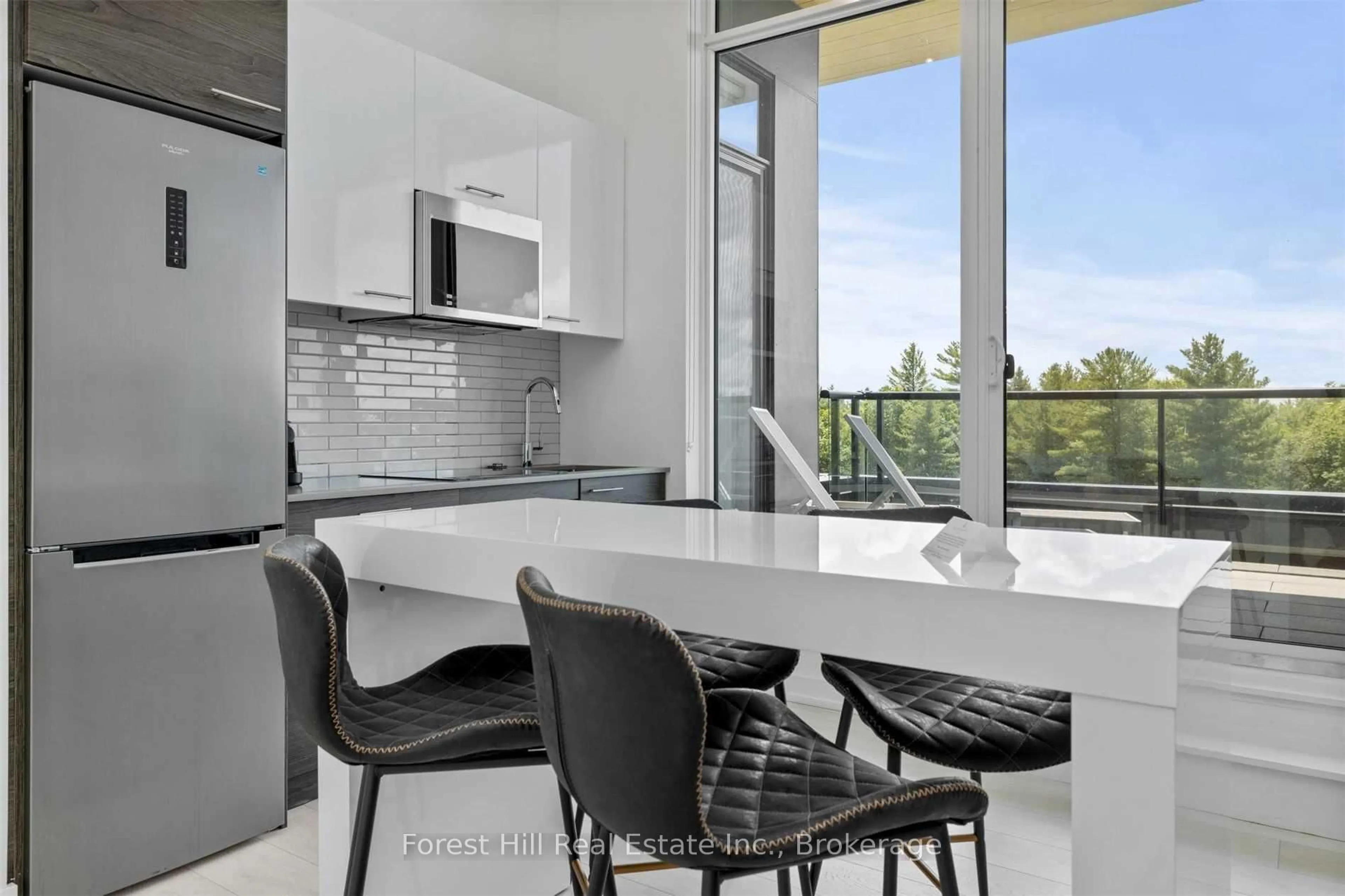 Contemporary kitchen, ceramic/tile floor for 120 Carrick Tr #502, Gravenhurst Ontario P1P 0A2
