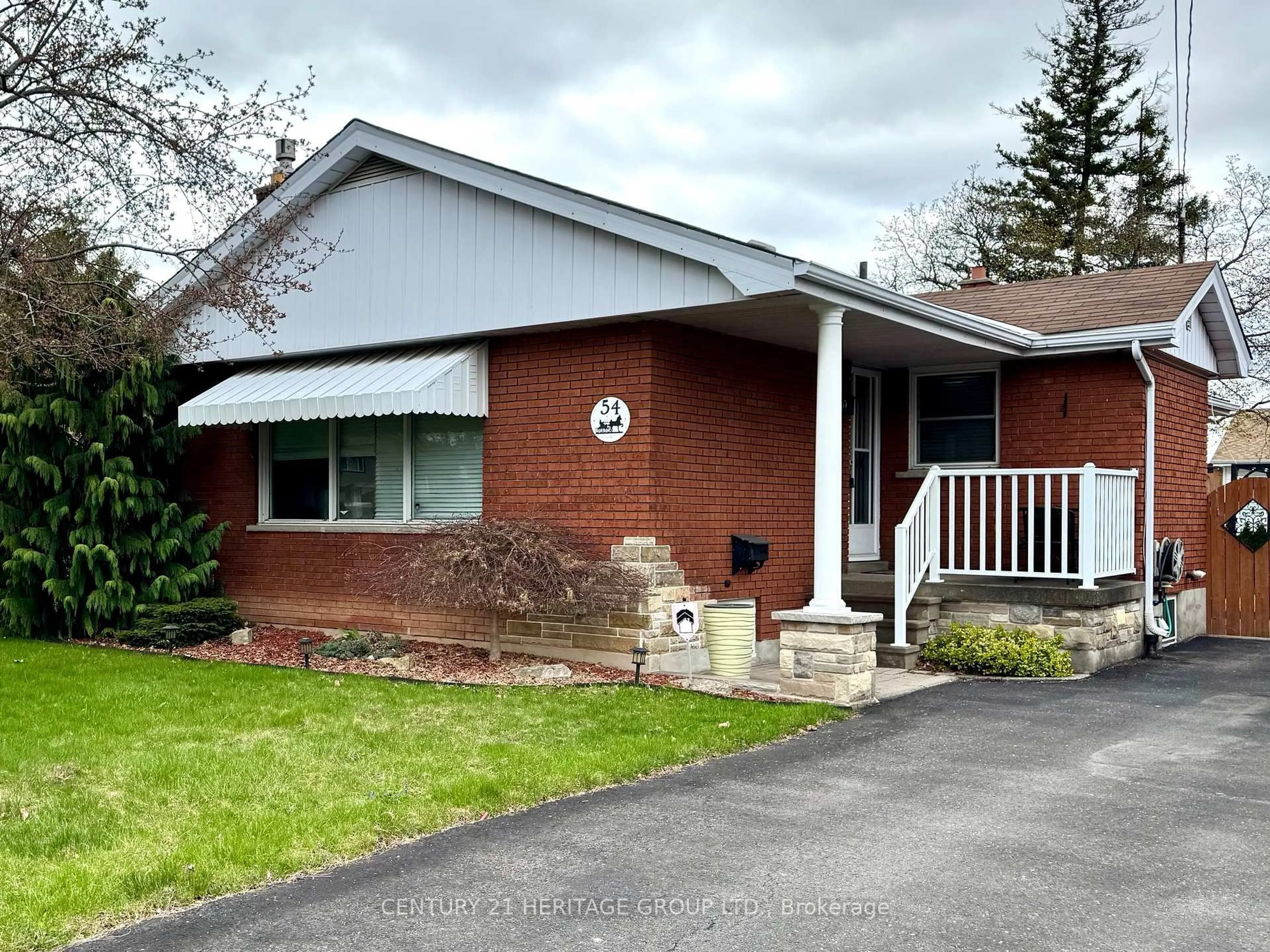 Home with brick exterior material, street for 54 Sherwood Rise, Hamilton Ontario L8T 1N8
