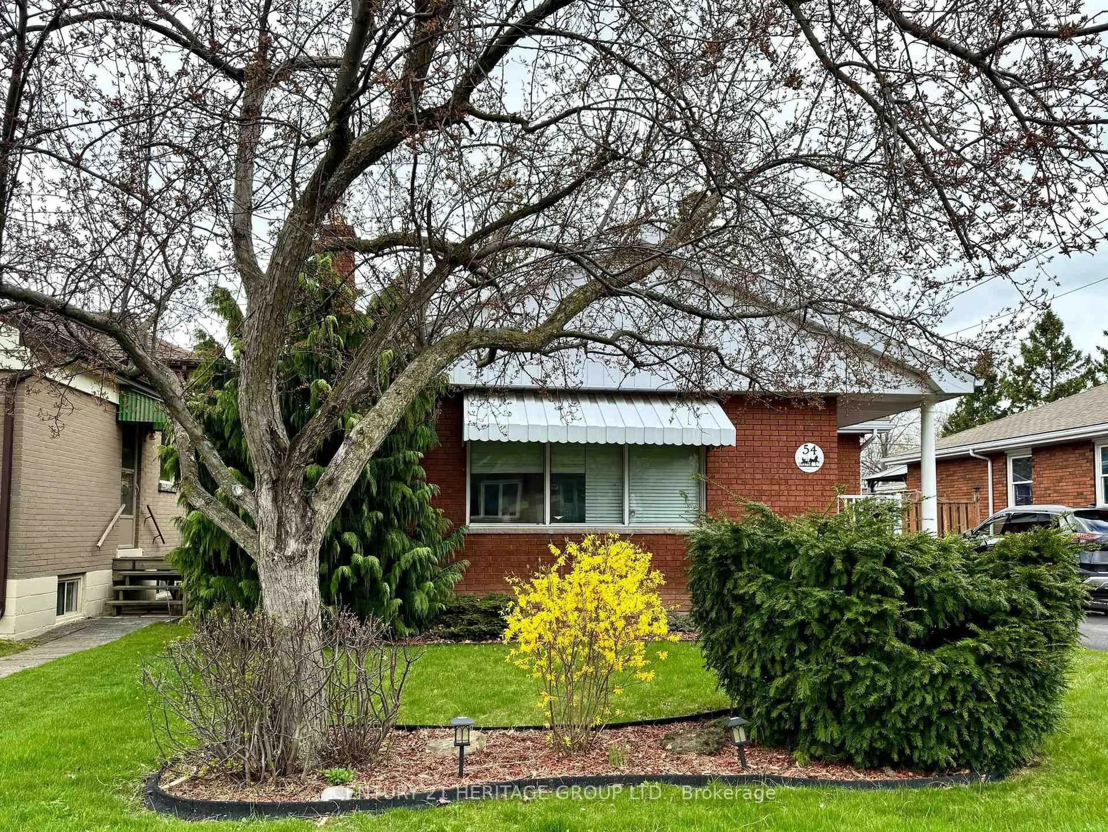 Home with brick exterior material, street for 54 Sherwood Rise, Hamilton Ontario L8T 1N8