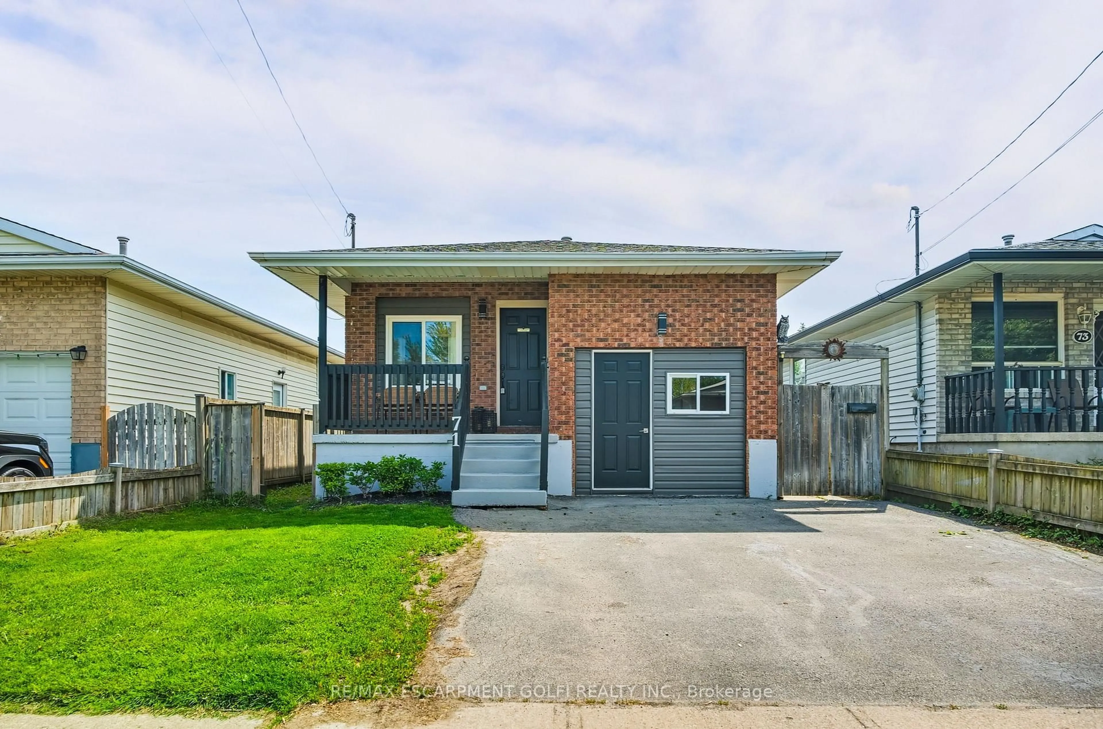 Home with brick exterior material, street for 71 Commercial St, Welland Ontario L3B 5Y8