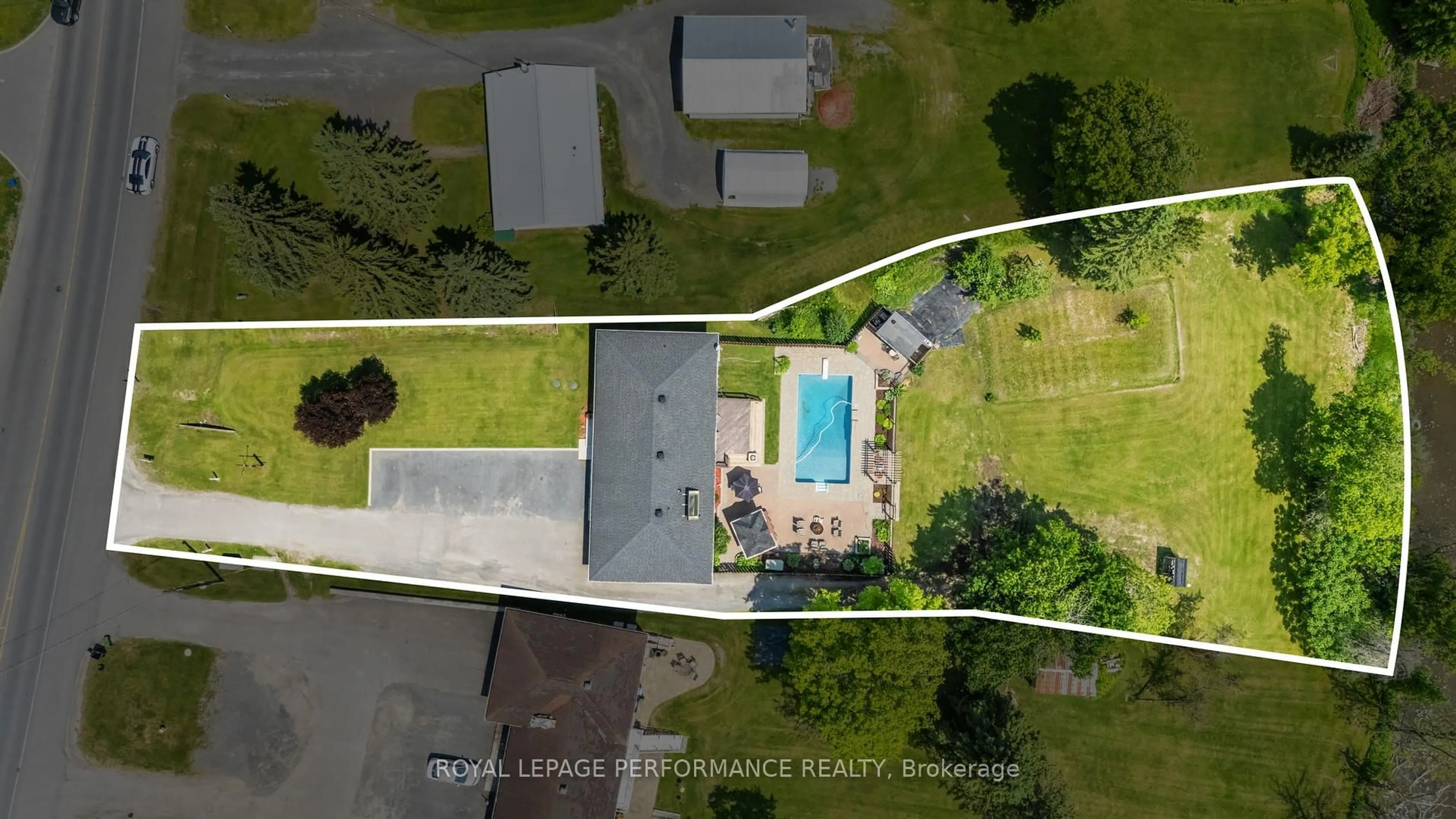 A pic from outside/outdoor area/front of a property/back of a property/a pic from drone, unknown for 782 Notre Dame St, Russell Ontario K0A 1W0