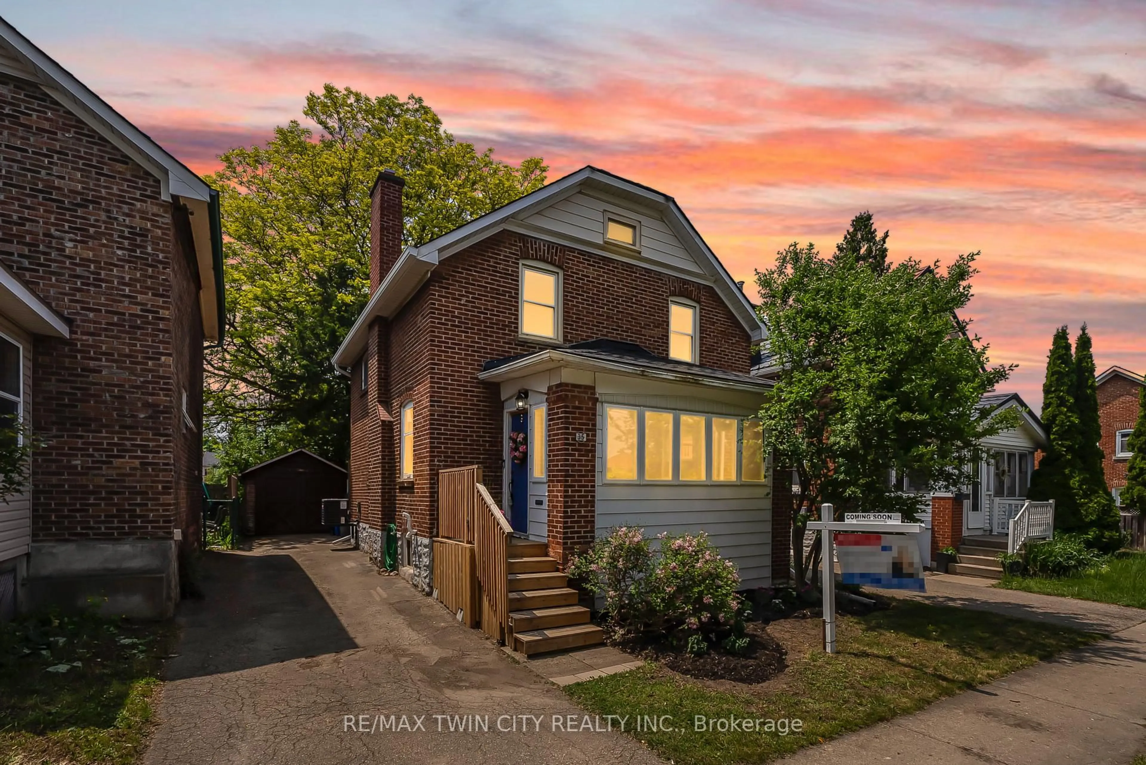 Home with brick exterior material, street for 35 Moore Ave, Waterloo Ontario N2J 3E4