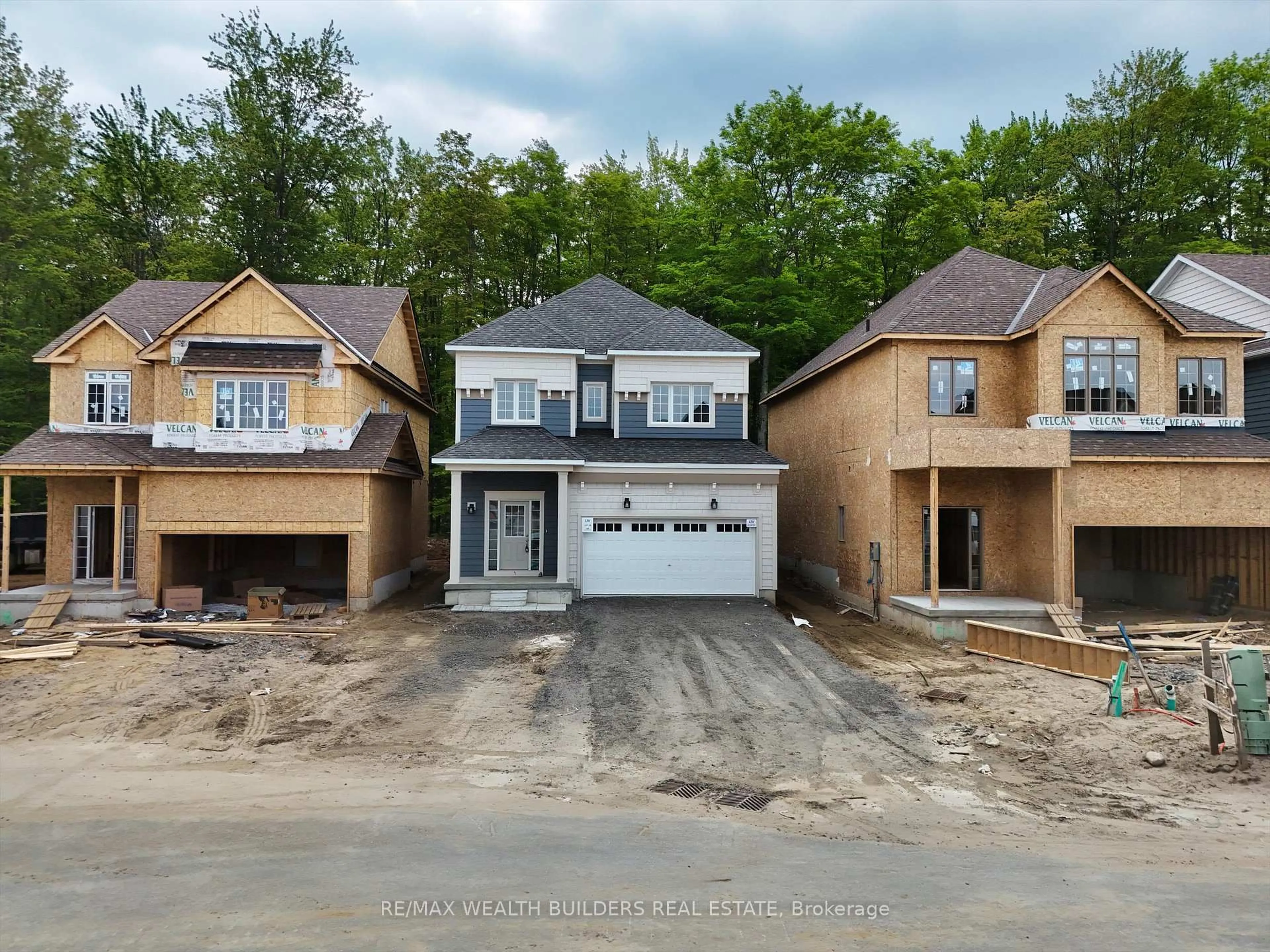 Home with brick exterior material, street for 185 Mceachern Lane, Gravenhurst Ontario P1P 1A7