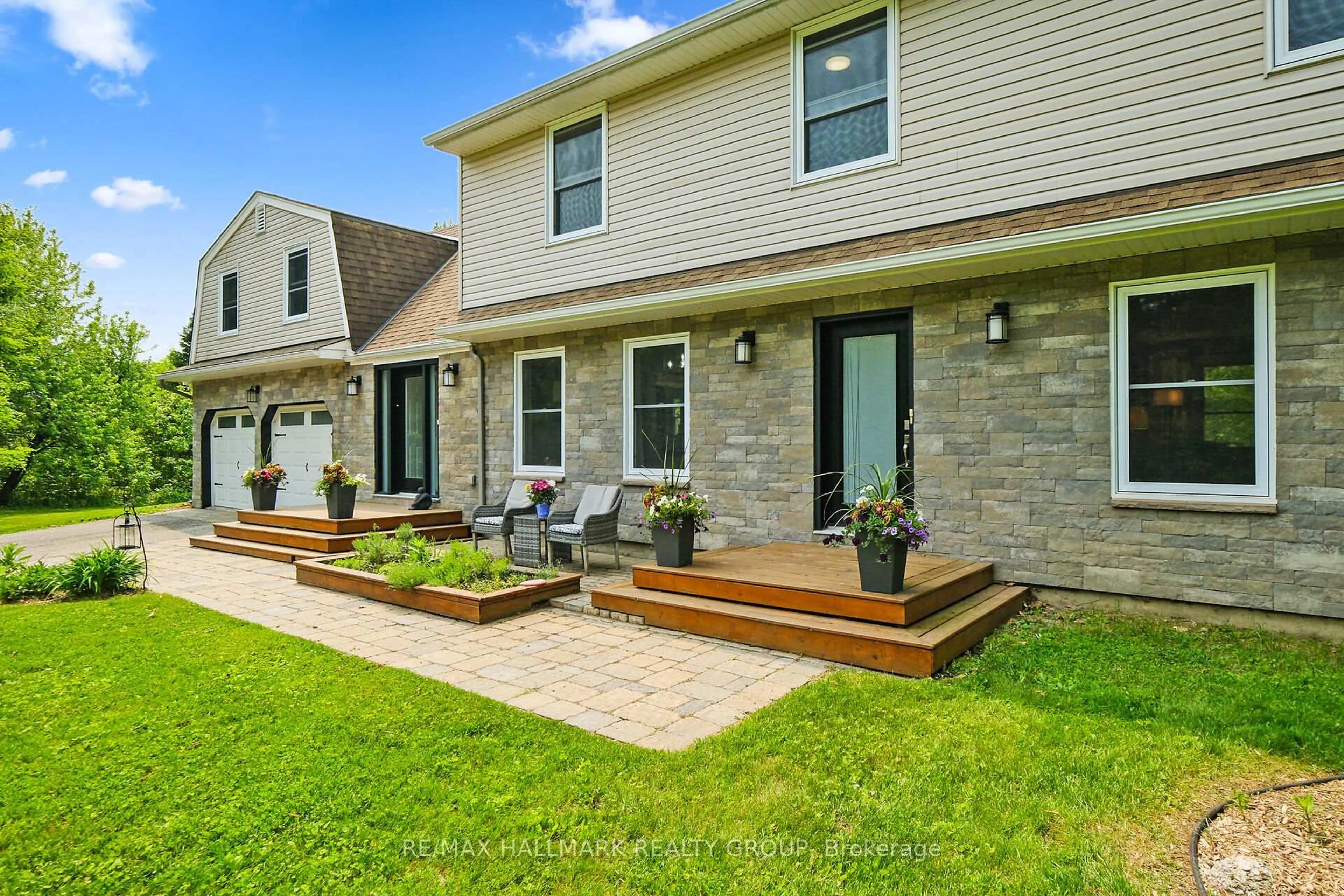 Unknown for 1430 Royal Maple Dr, Cumberland Ontario K4C 1B5