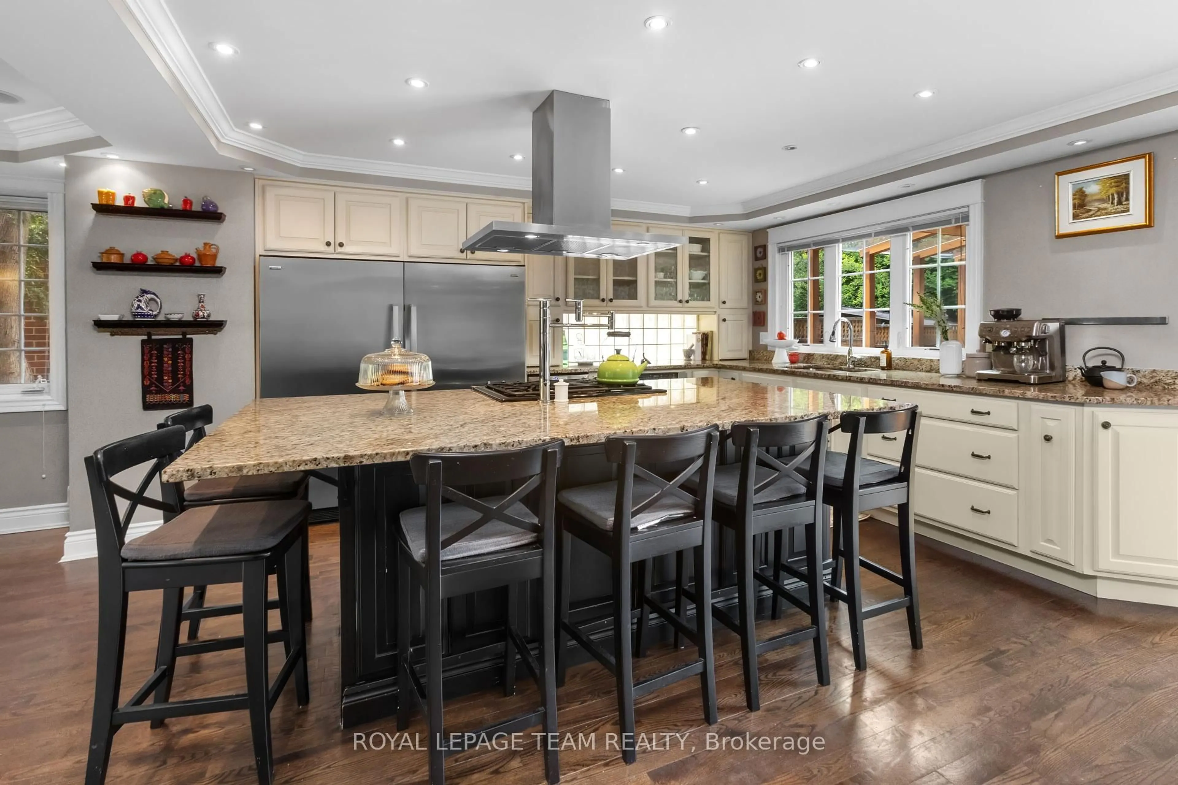 Open concept kitchen, ceramic/tile floor for 524 Broadview Ave, Ottawa Ontario K2A 2L4