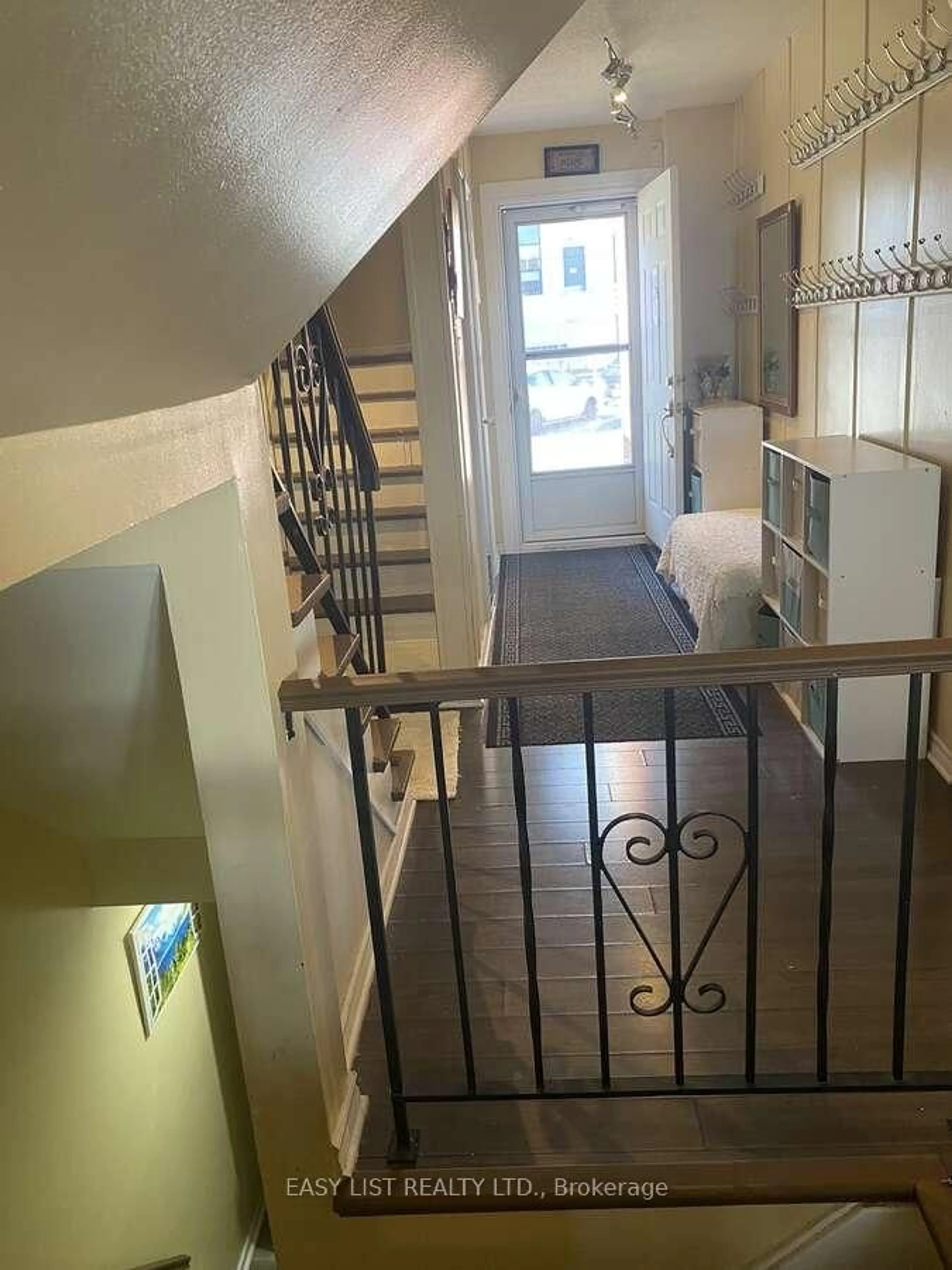 Unknown for 246 Romulus Private, Ottawa Ontario K1K 3Y2