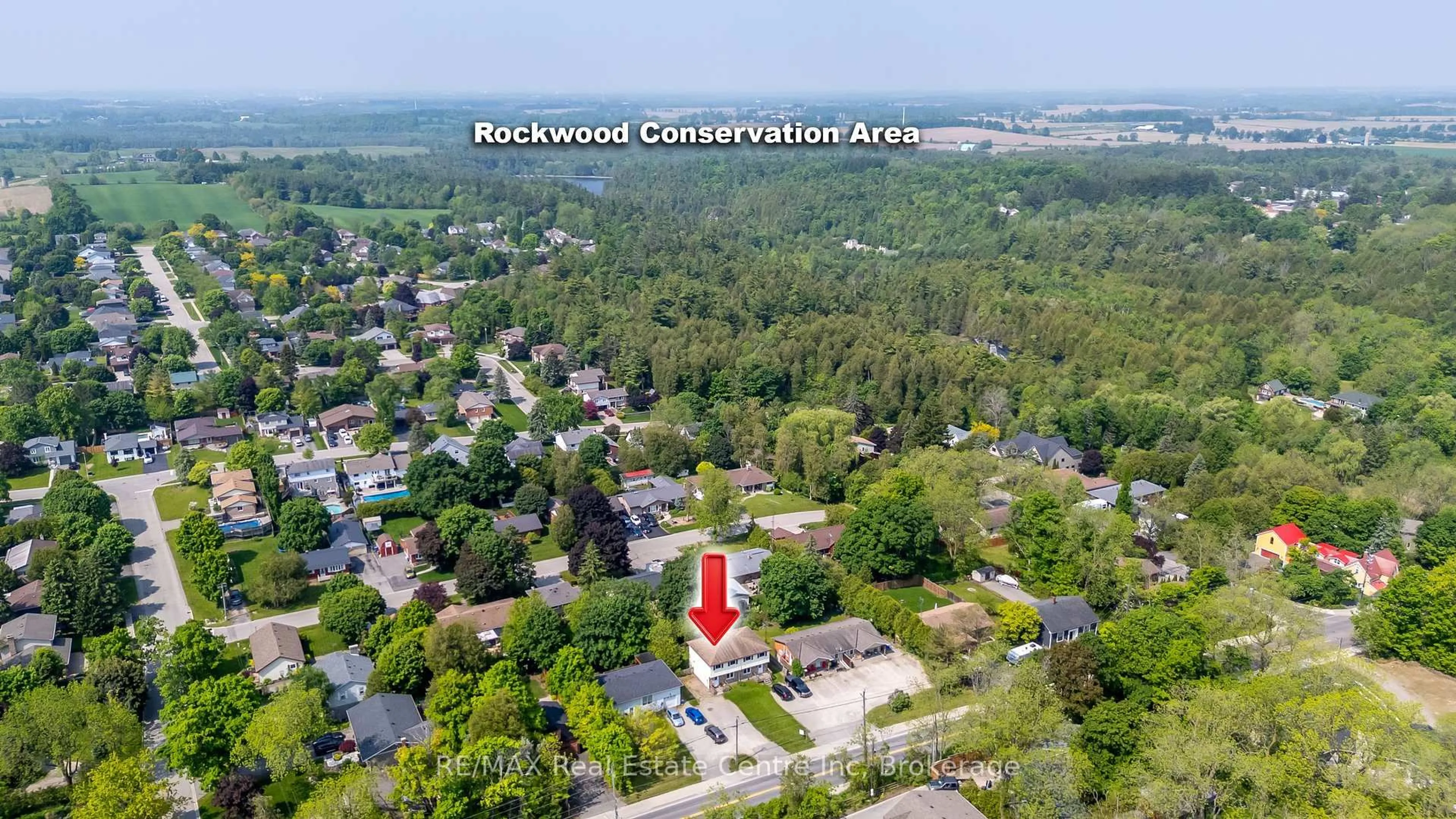 A pic from outside/outdoor area/front of a property/back of a property/a pic from drone, unknown for 407-A Main St, Guelph/Eramosa Ontario N0B 2K0