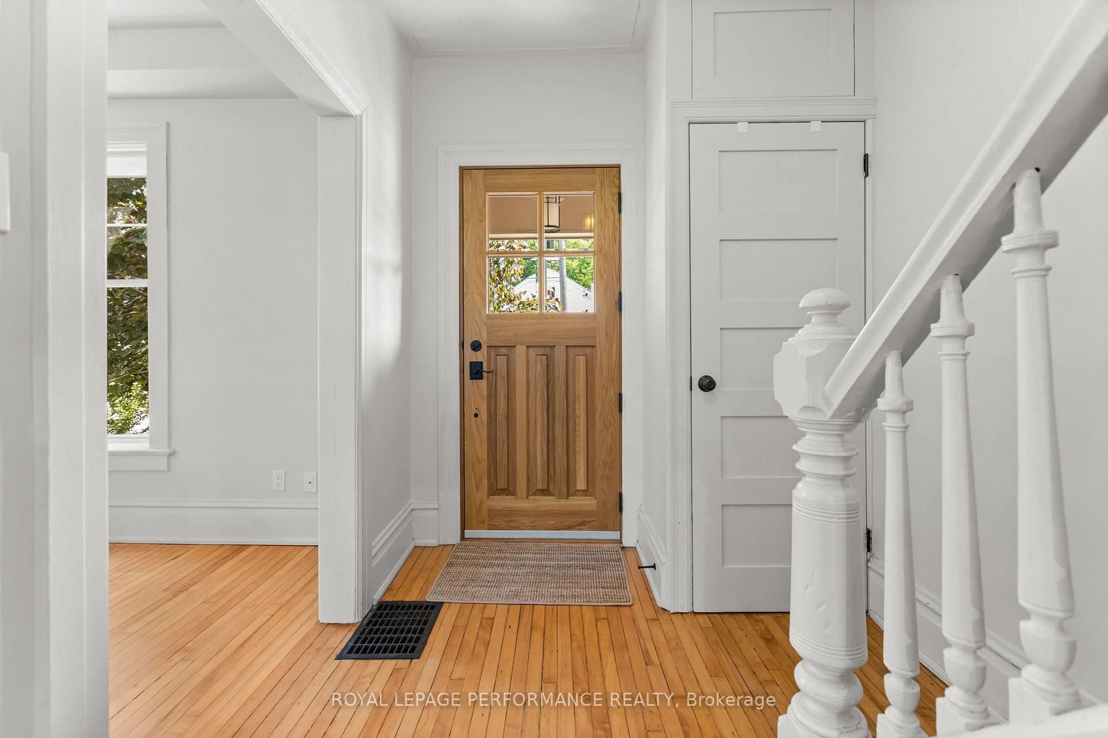Indoor entryway for 79 Queen Mary St, Ottawa Ontario K1K 1X6