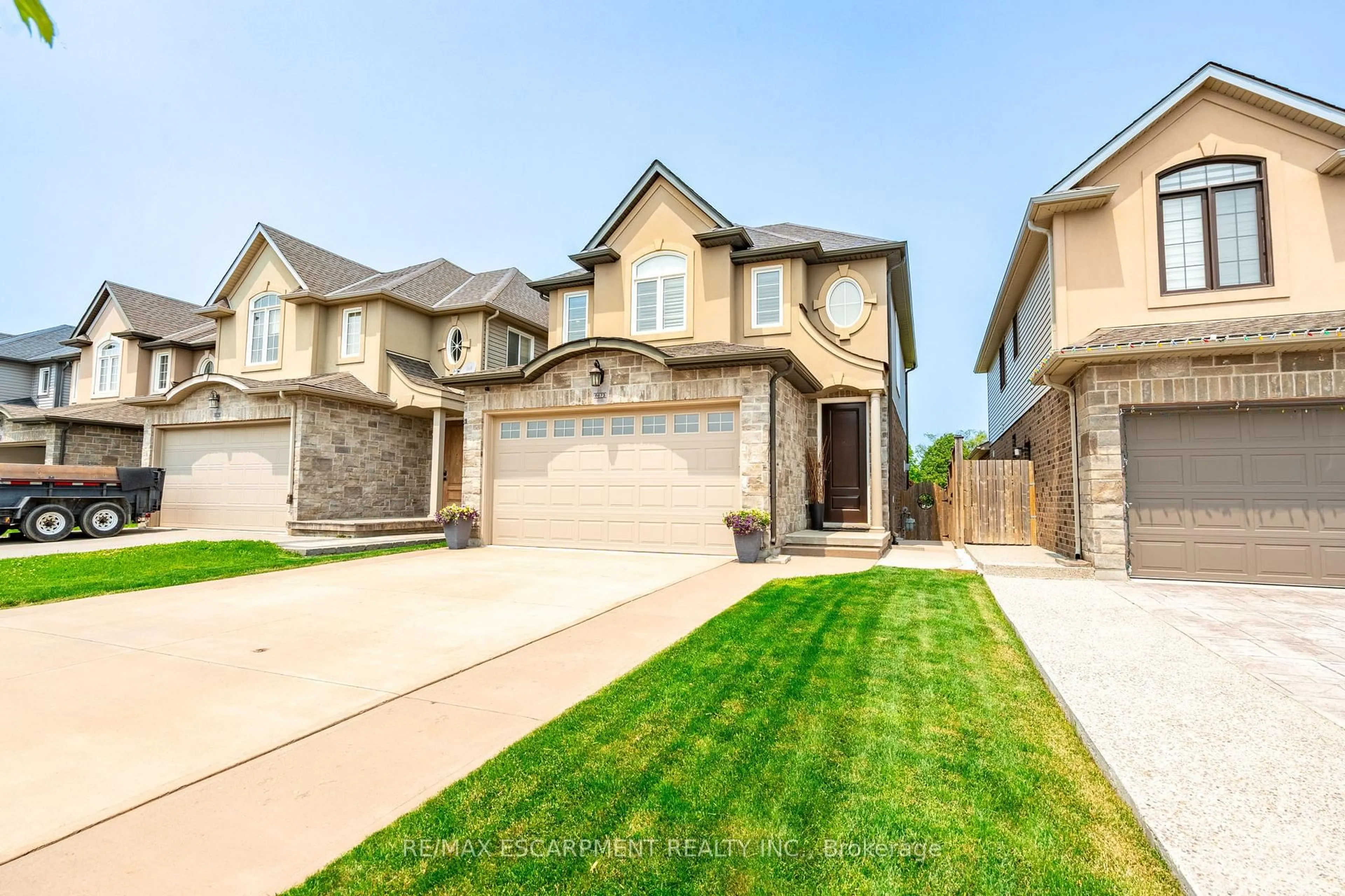 Home with brick exterior material, street for 8673 Jennifer Cres, Niagara Falls Ontario L2H 0J1