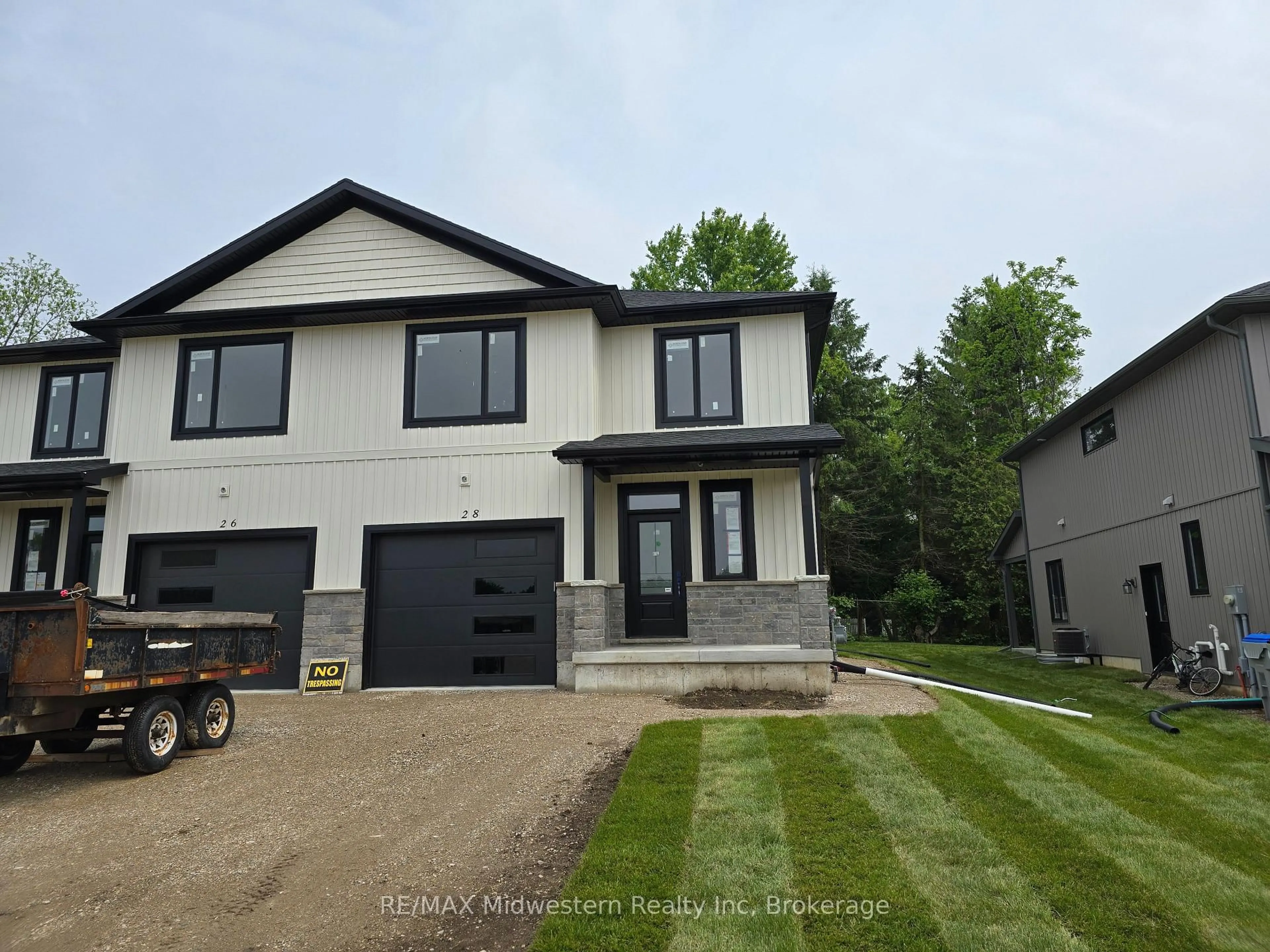 Unknown for 28 Roberts St, Huron East Ontario N0G 1B0