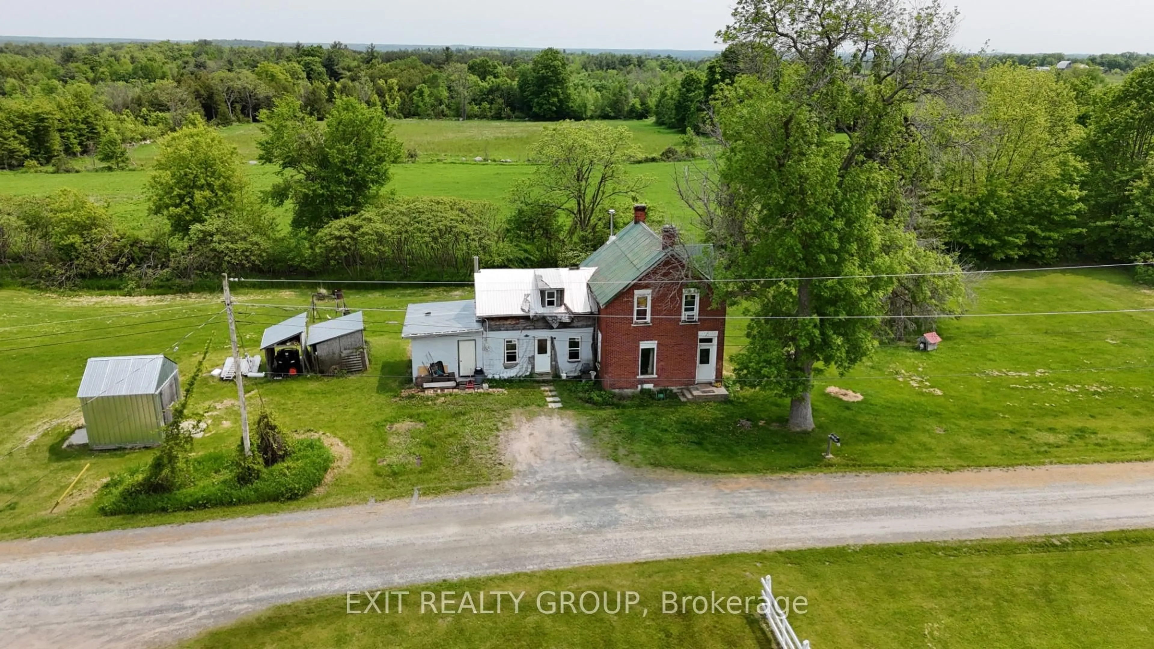 A pic from outside/outdoor area/front of a property/back of a property/a pic from drone, building for 326 Lynch Rd, Tweed Ontario K0K 3J0