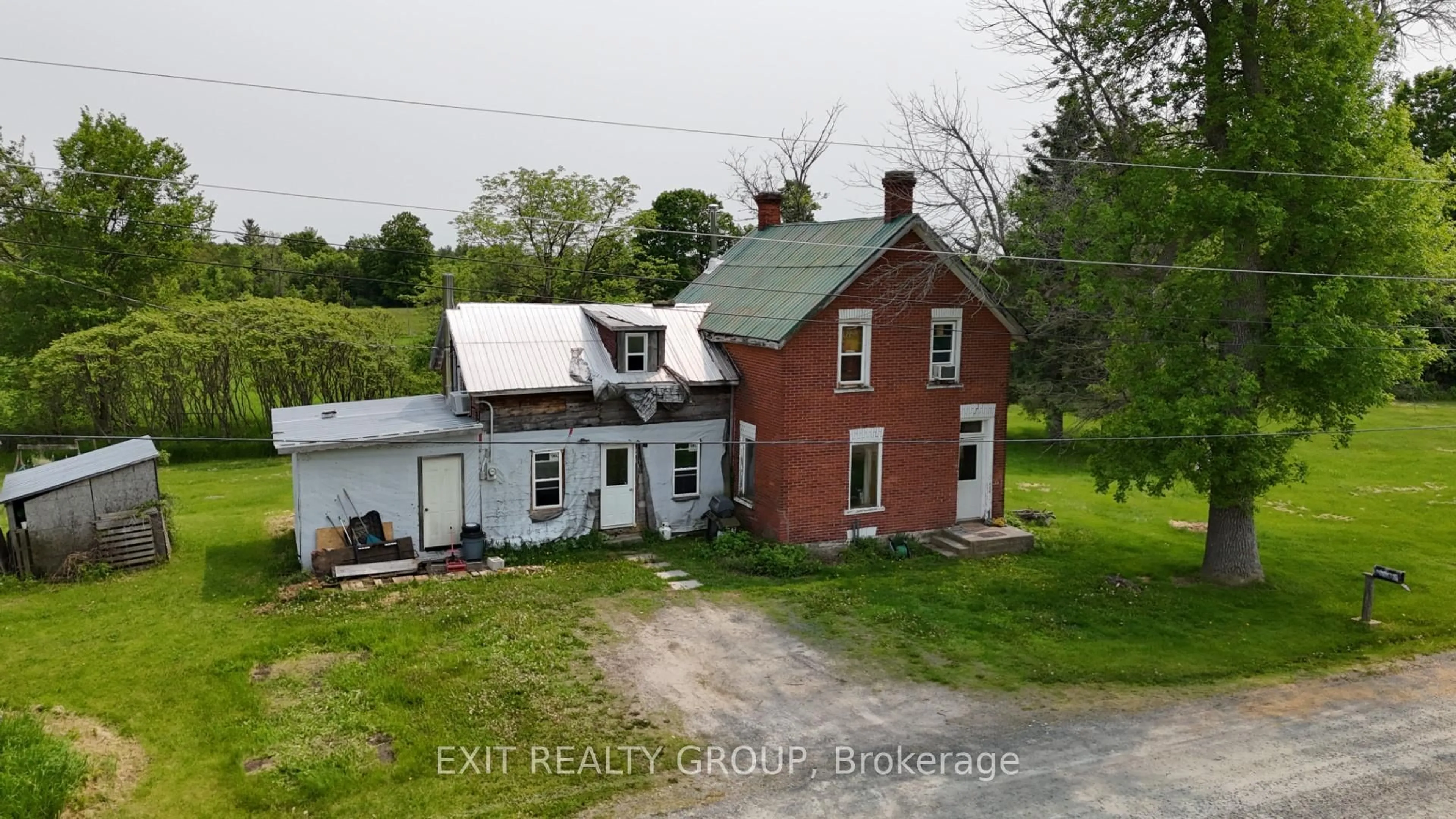 A pic from outside/outdoor area/front of a property/back of a property/a pic from drone, building for 326 Lynch Rd, Tweed Ontario K0K 3J0