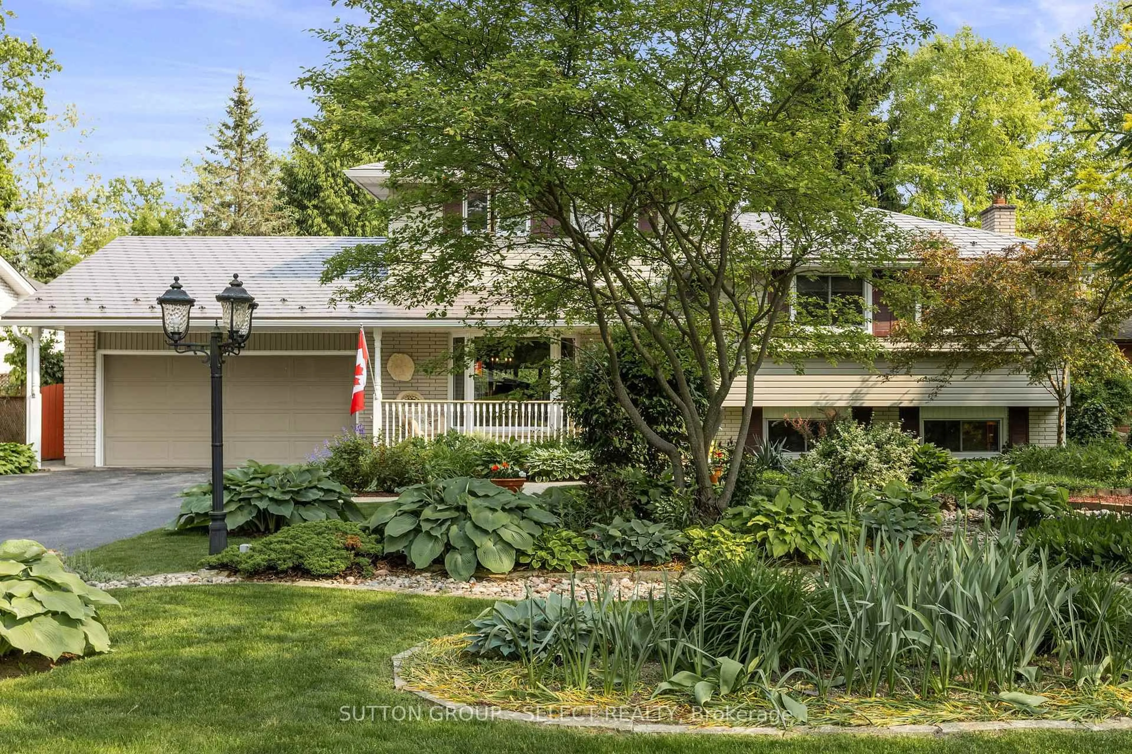 Unknown for 93 Wakefield Cres, London North Ontario N5X 1Z6