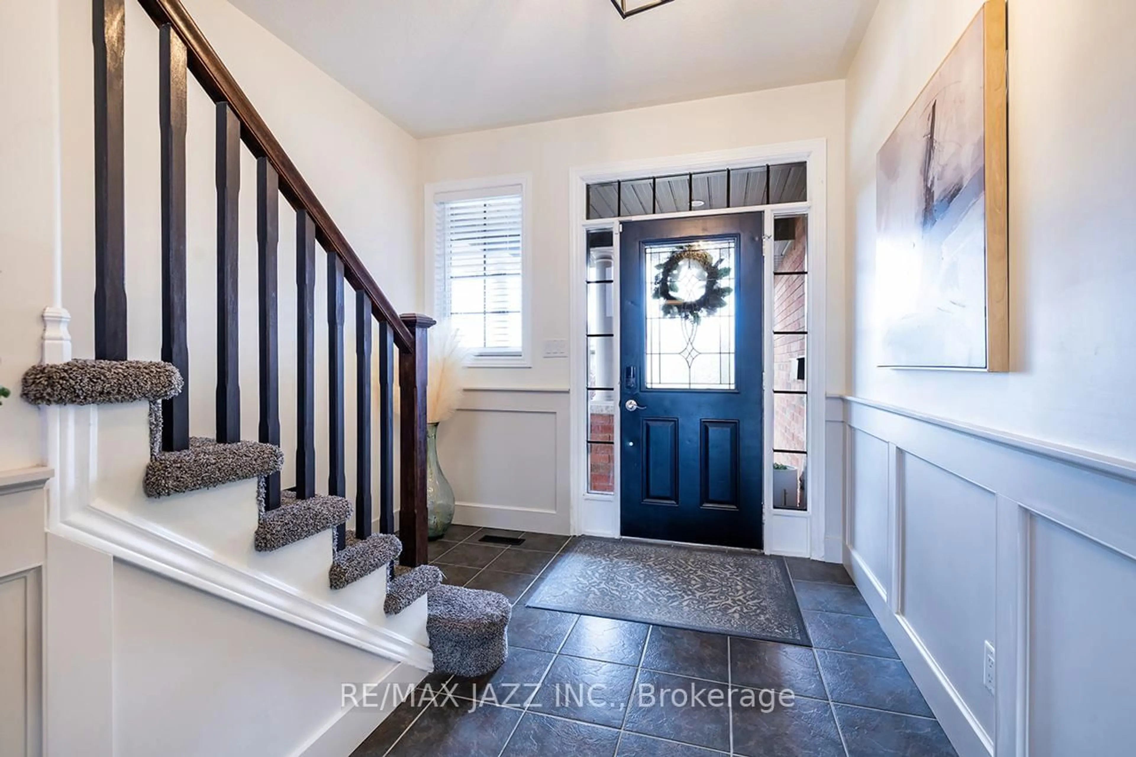 Indoor entryway for 42 MCAULEY Dr, Quinte West Ontario K8V 4C9