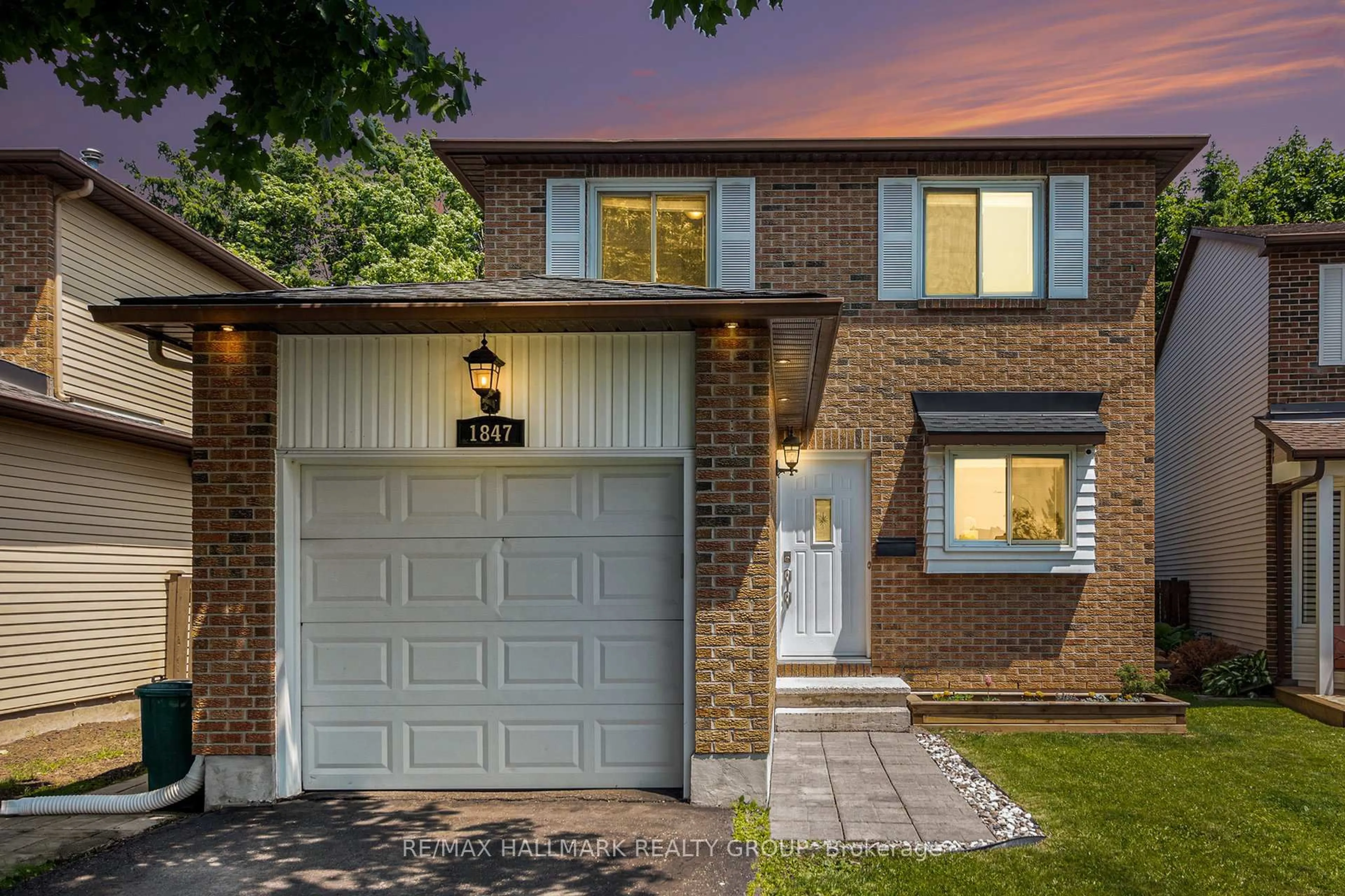 Home with brick exterior material, street for 1847 Brousseau Cres, Ottawa Ontario K1C 2Y5