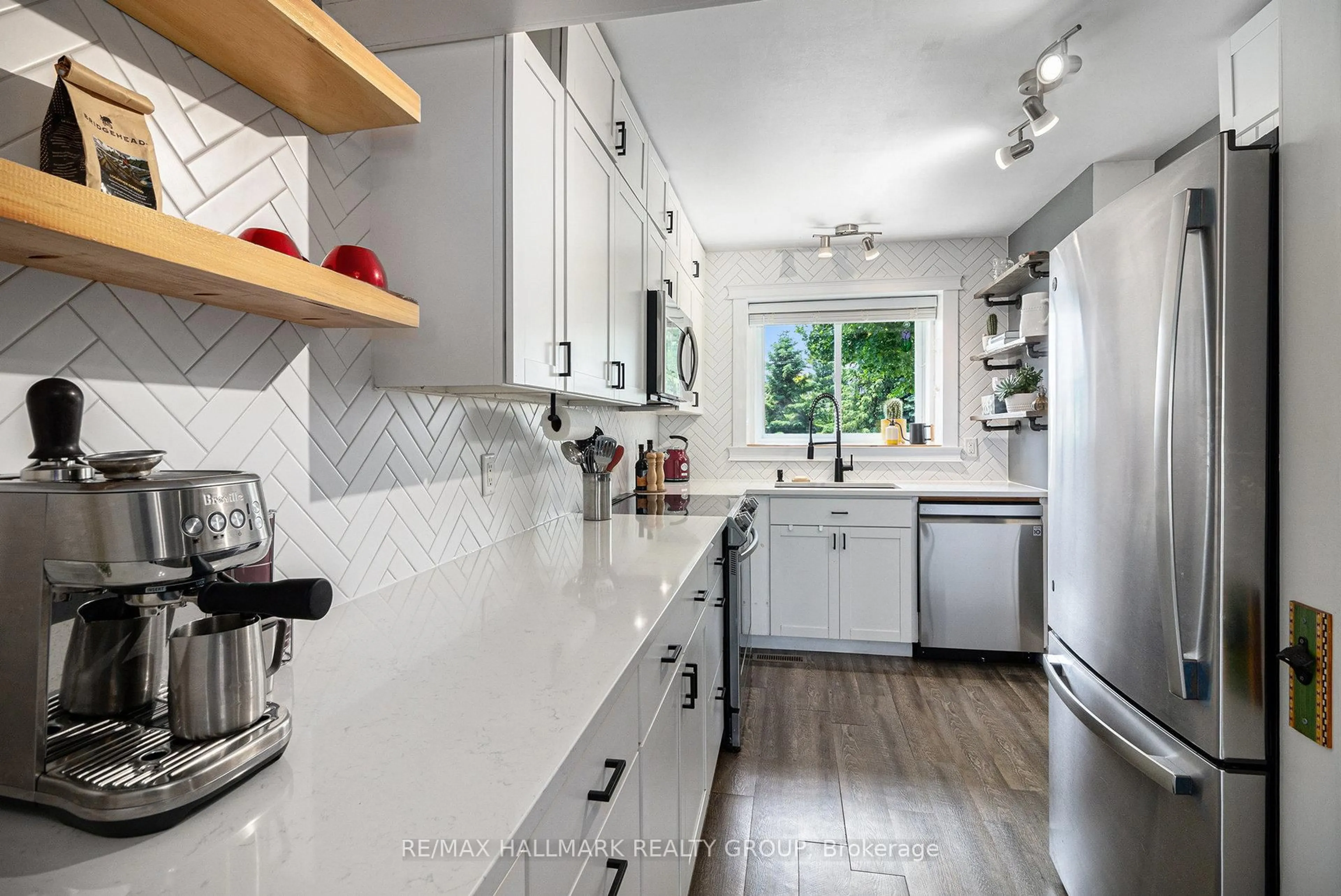 Contemporary kitchen, ceramic/tile floor for 1847 Brousseau Cres, Ottawa Ontario K1C 2Y5