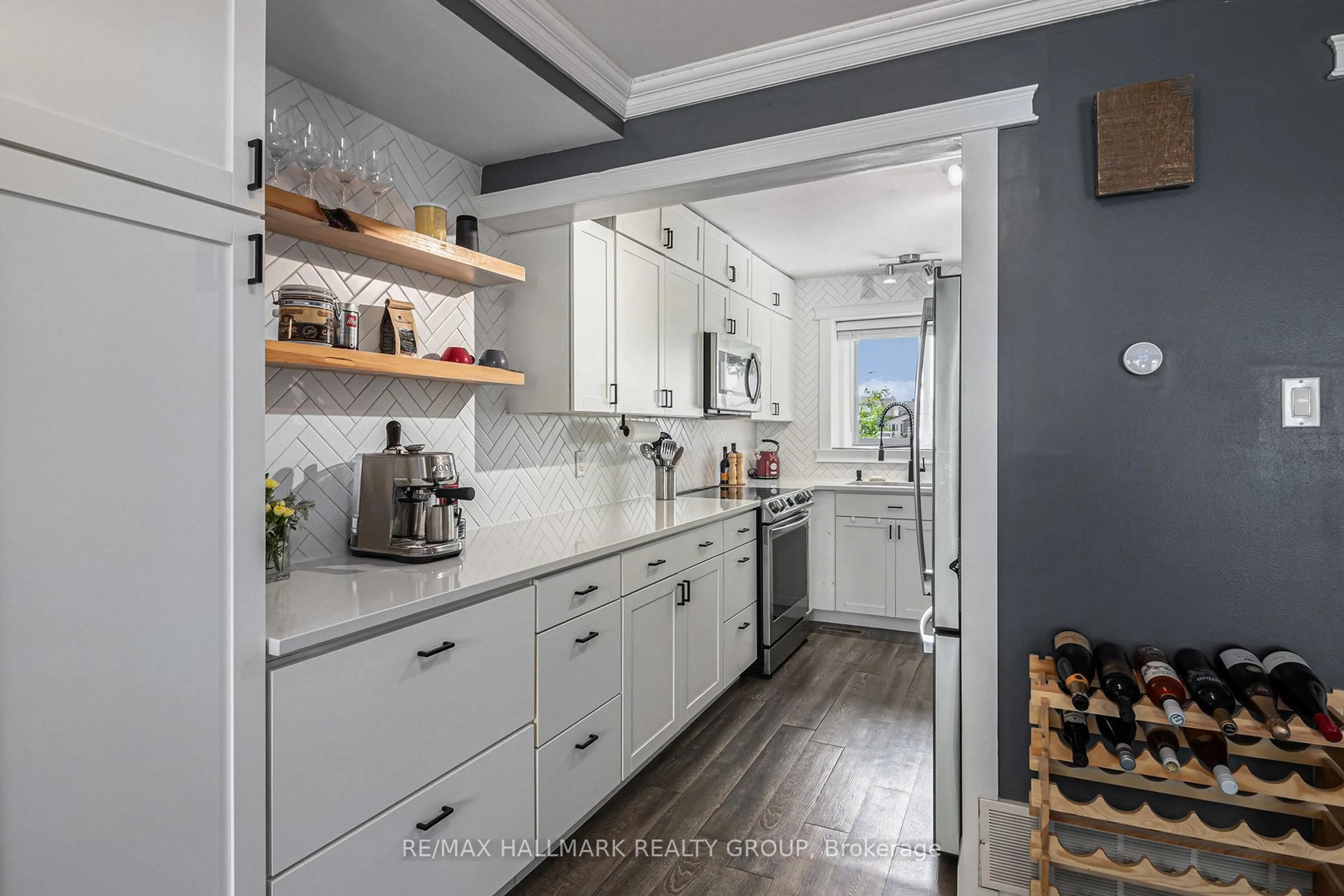 Contemporary kitchen, ceramic/tile floor for 1847 Brousseau Cres, Ottawa Ontario K1C 2Y5